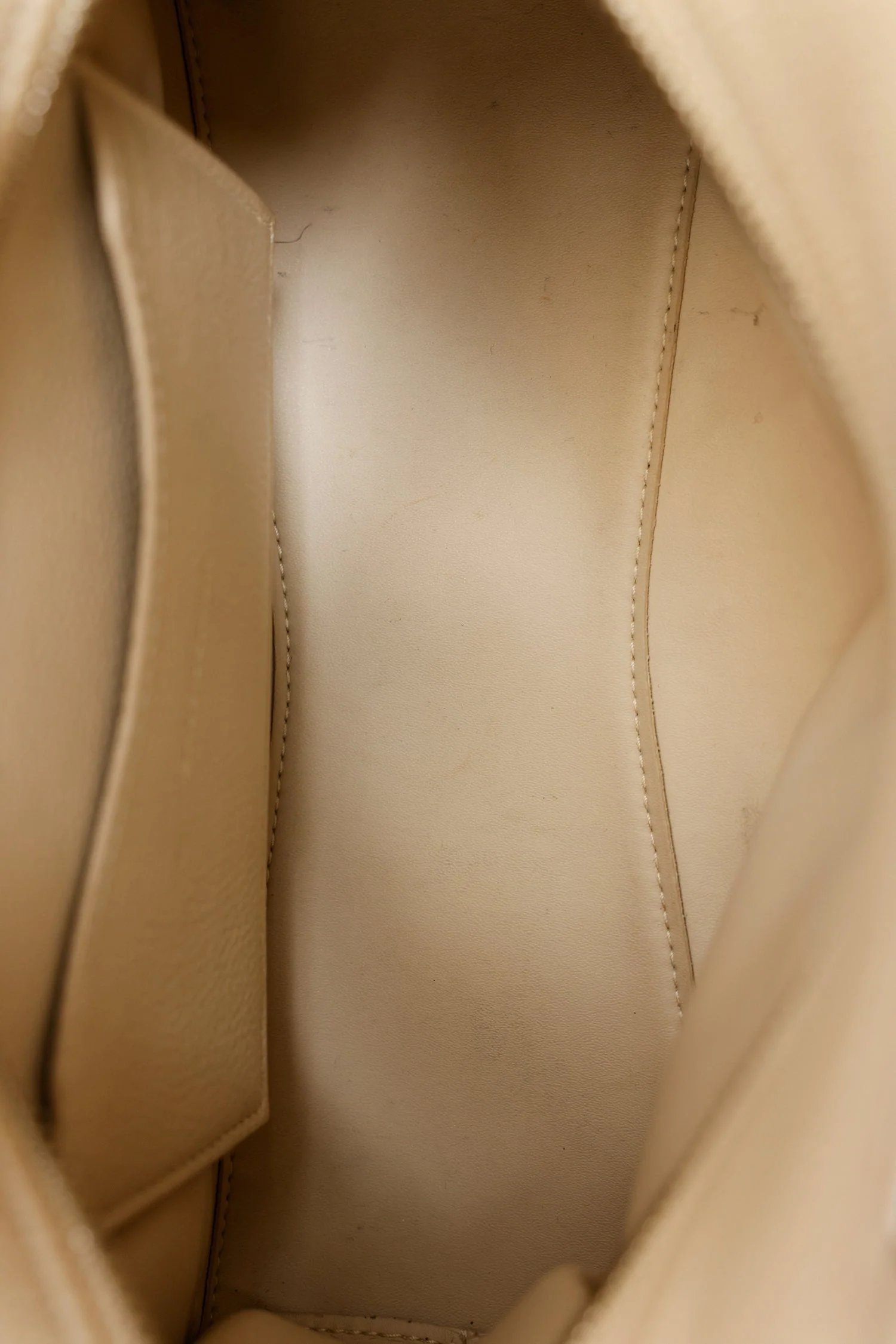 Balenciaga Beige Grained Calfskin Neo Classic Small Handle Bag - Image 7