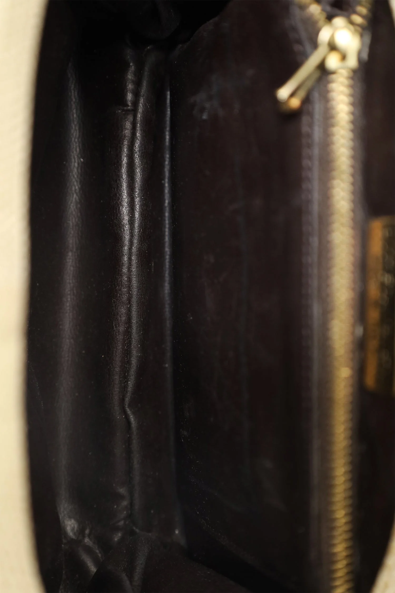 Bottega Veneta Beige Croc Vintage Clutch - Image 6