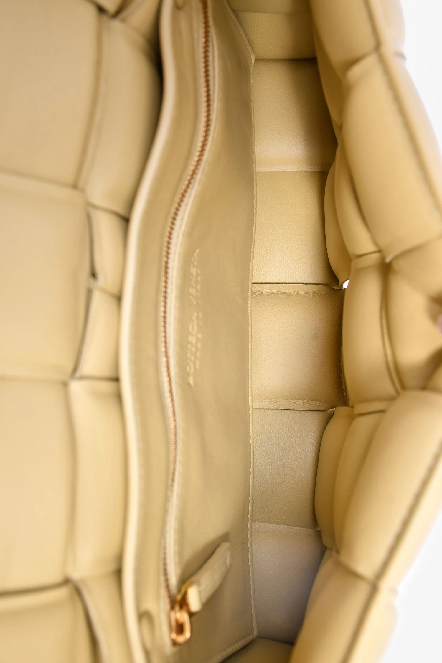 Bottega Veneta Beige Leather Intrecciato Padded Cassette Crossbody - Image 6