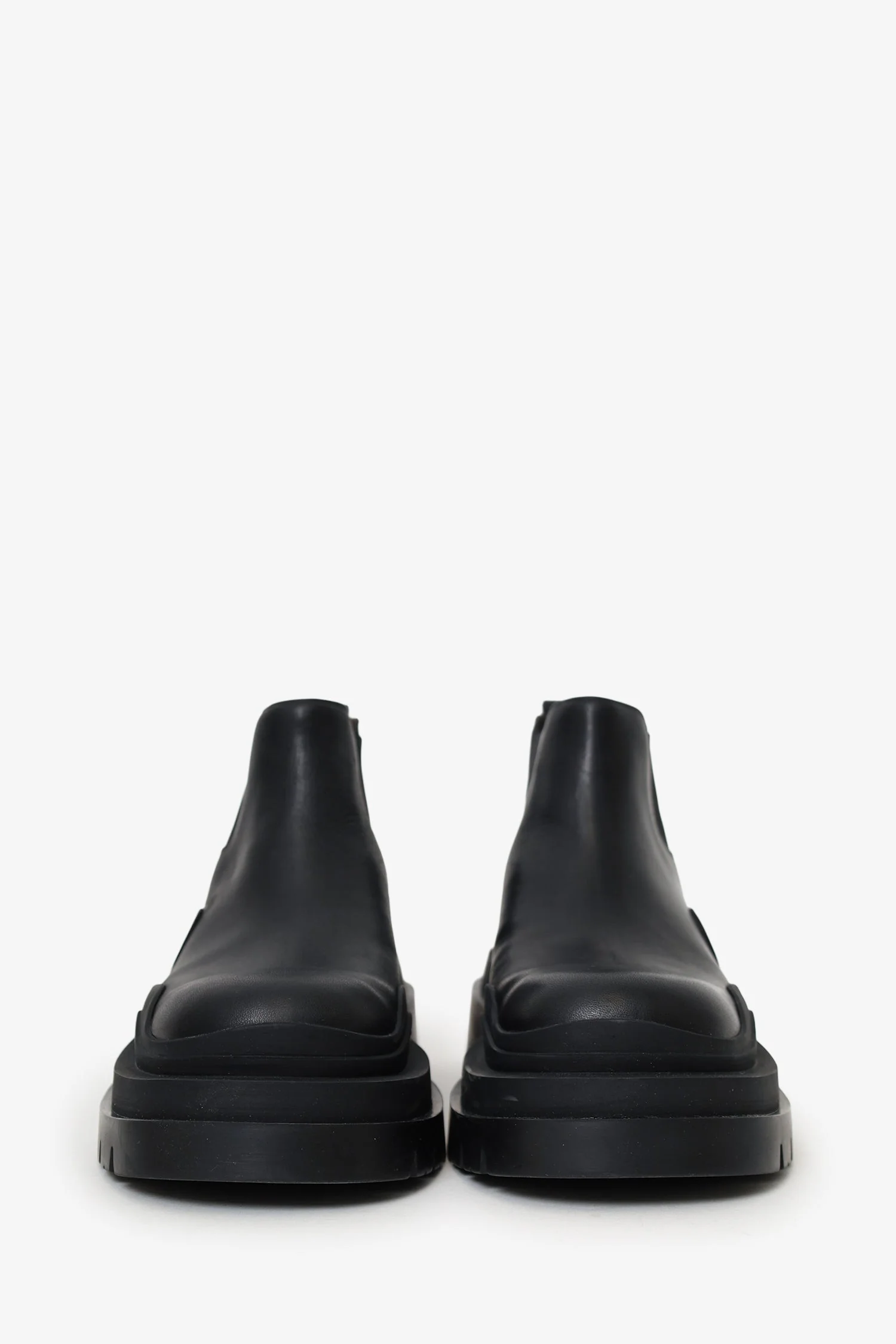 Bottega Veneta Black Leather Tire Chelsea Boots Size 38 - Image 3