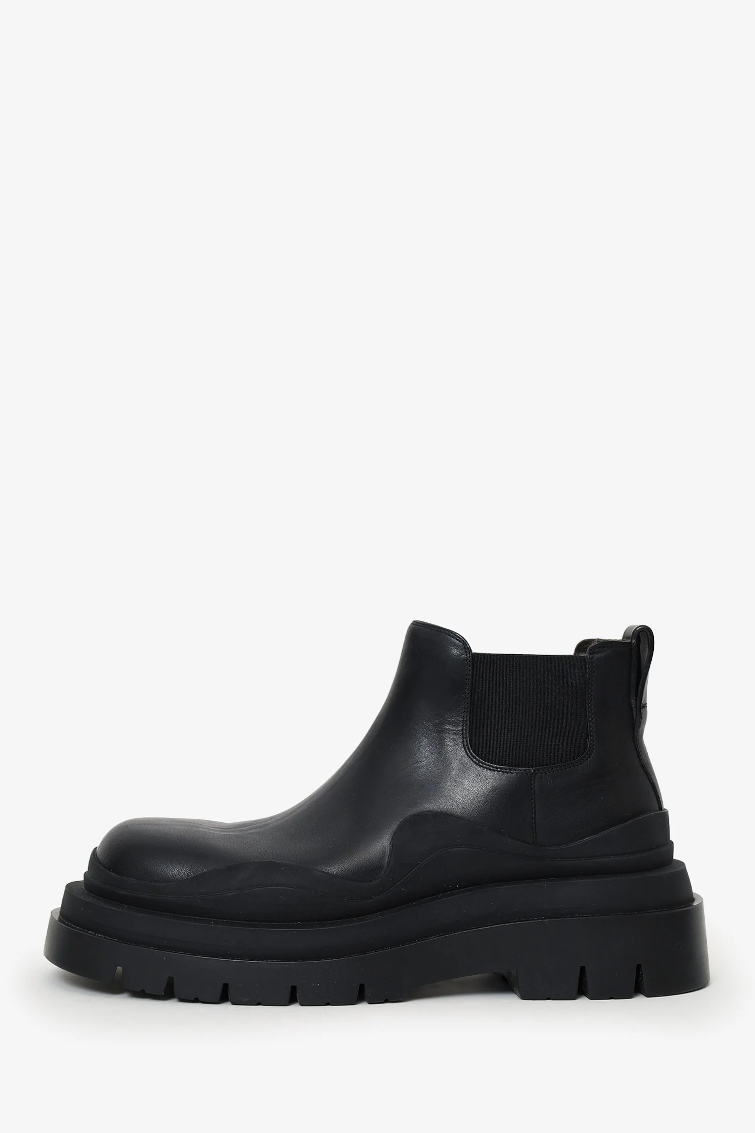 Bottega Veneta Black Leather Tire Chelsea Boots Size 38 - Image 5