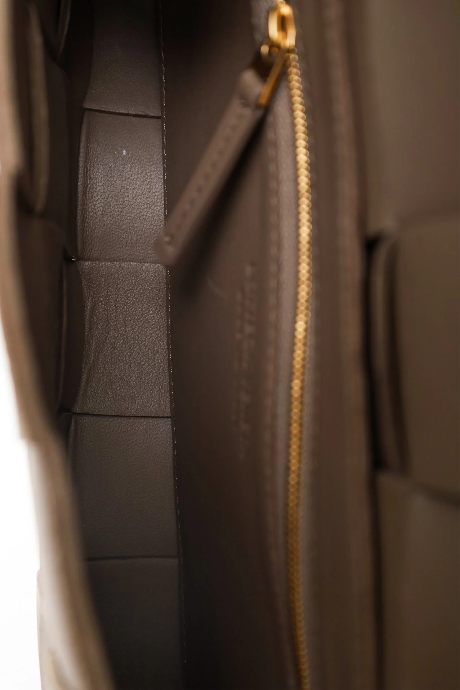 Bottega Veneta Brown Intrecciato Leather Cassette Crossbody Bag - Image 7
