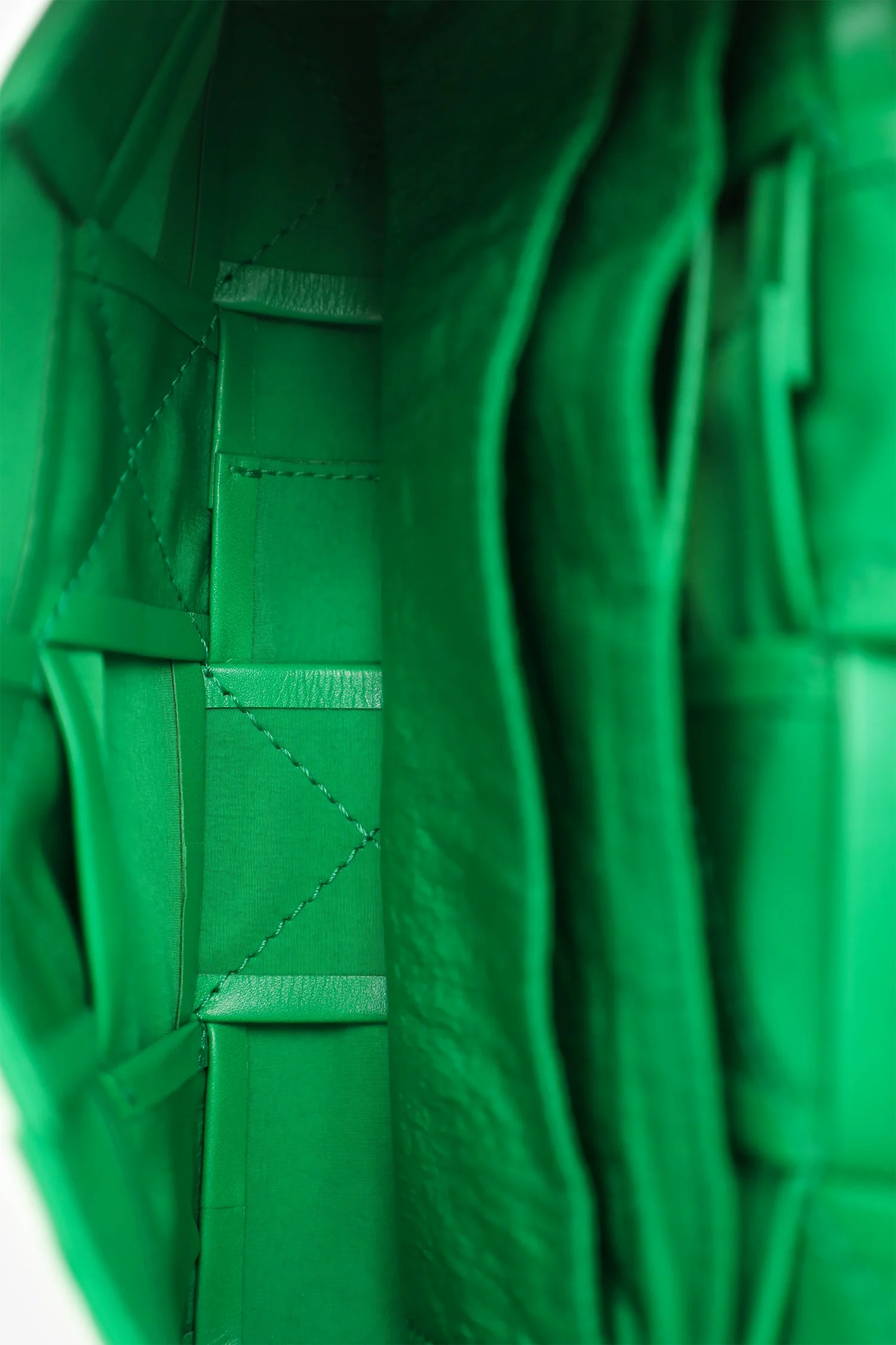 Bottega Veneta Green Leather Cassette Bag - Image 8