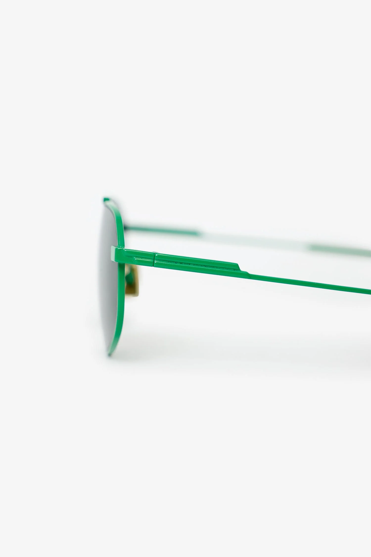 Bottega Veneta Green Metal Frame Aviator Tinted Sunglasses - Image 4