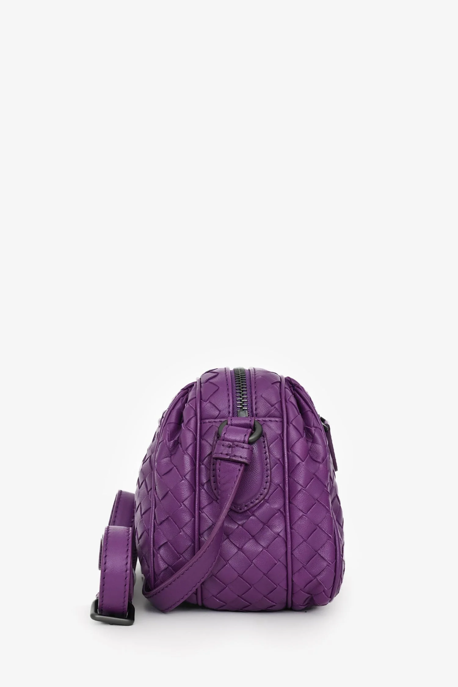 Bottega Veneta Purple Intrecciato Leather Camera Crossbody Bag - Image 3