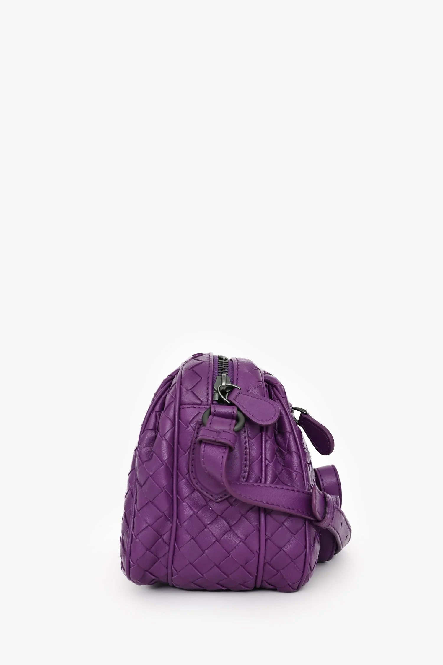Bottega Veneta Purple Intrecciato Leather Camera Crossbody Bag - Image 4