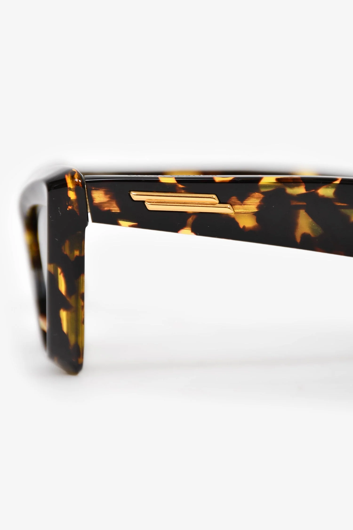 Bottega Veneta Tortoise Shell Angle Acetate Pointed Cat Eye Sunglasses - Image 4