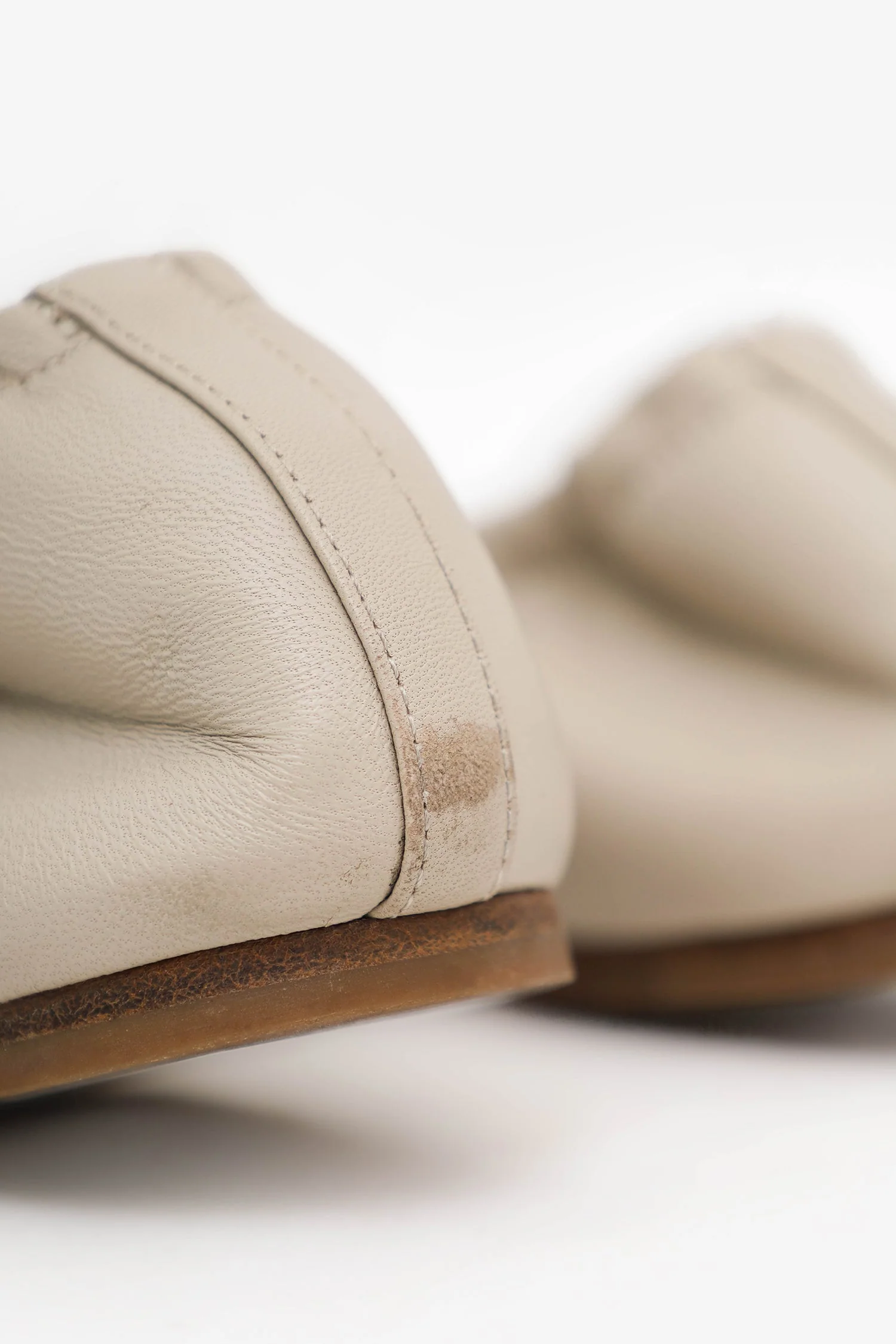 Brunello Cucinelli Cream Leather Beaded Bow Flats Size 39 - Image 5