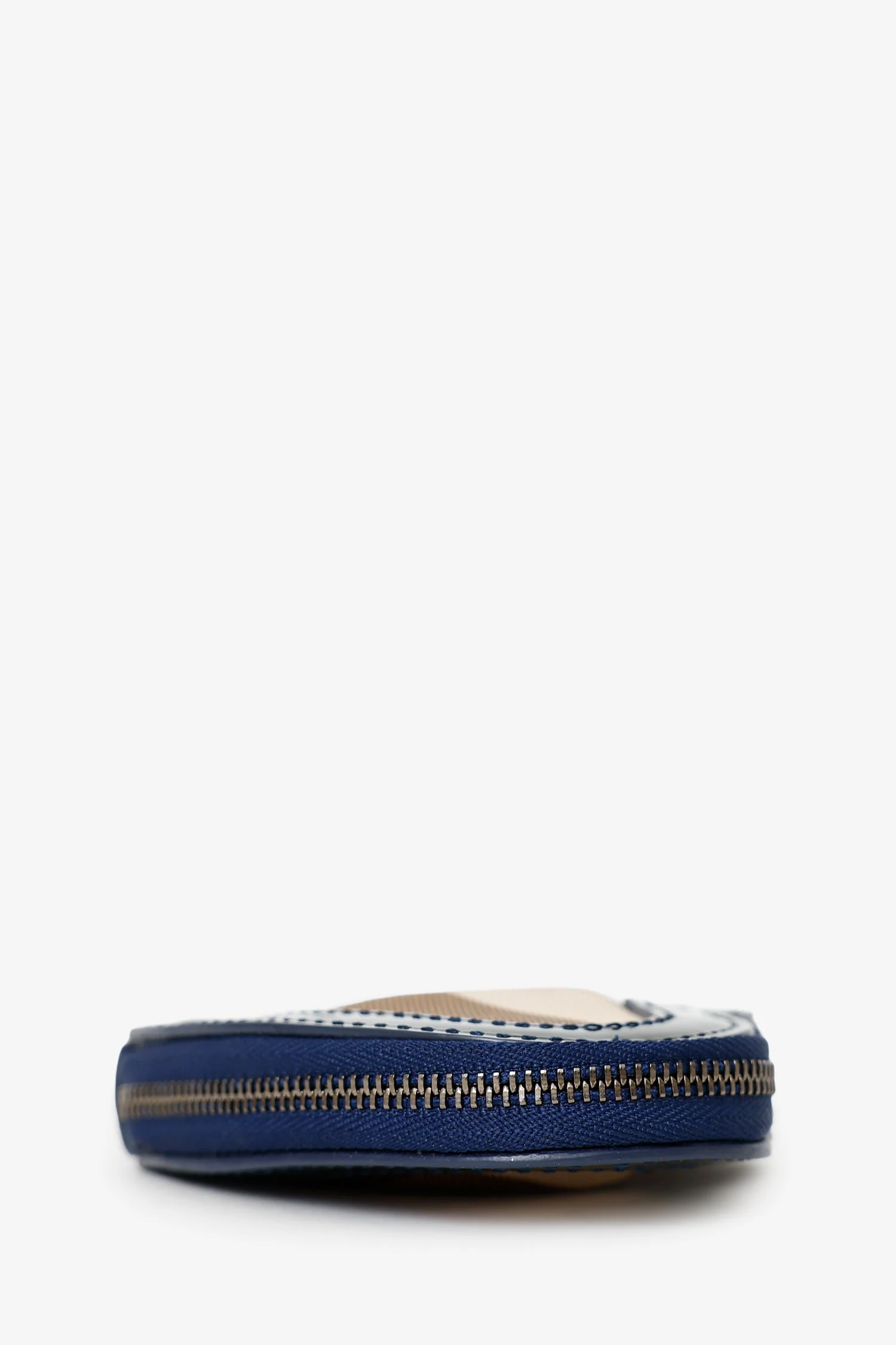 Burberry Black/Beige Patent/Canvas Nova Check Heart Coin Pouch - Image 3