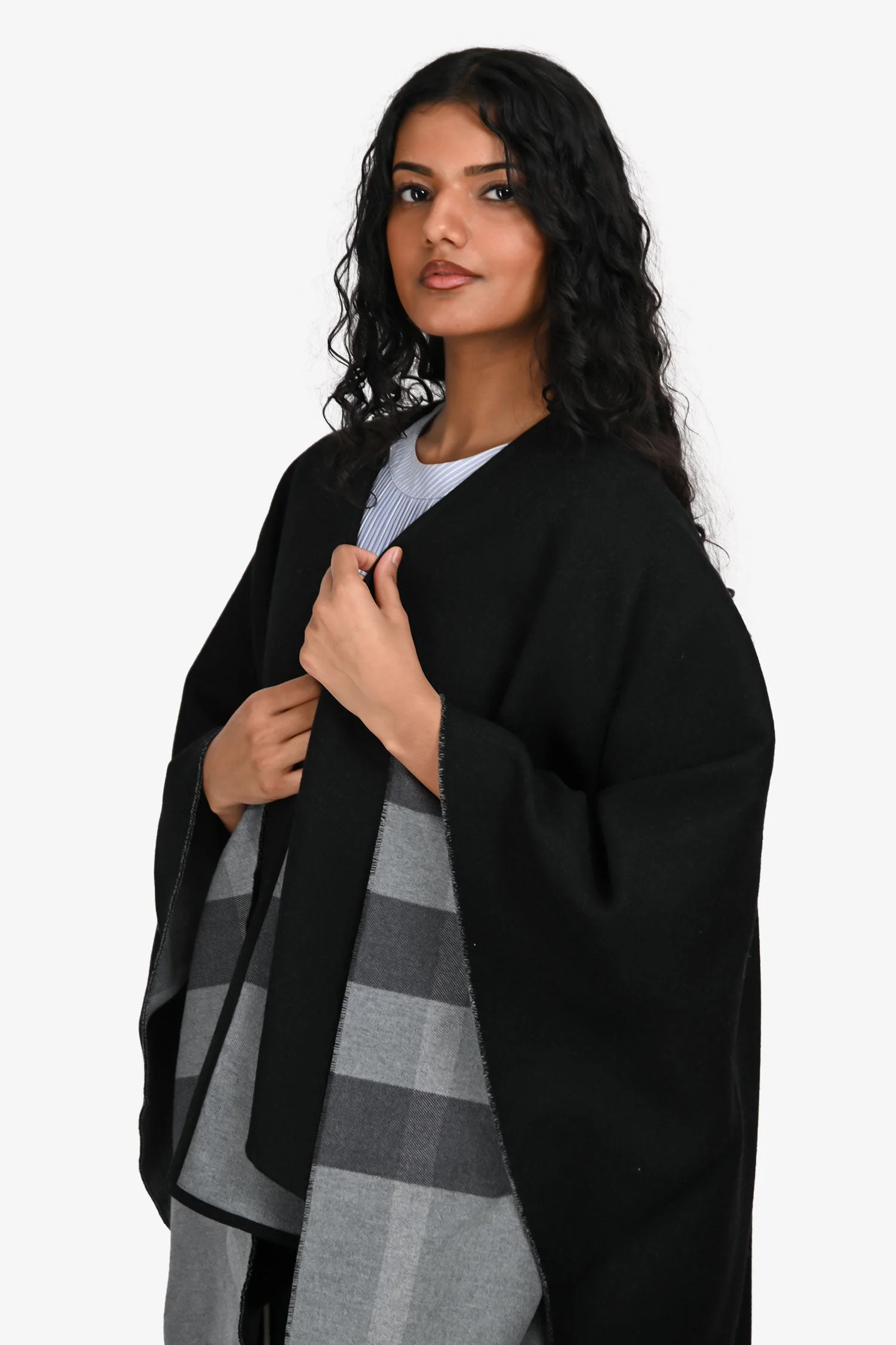 Burberry Black/Grey House Check Wool Shawl - Image 3