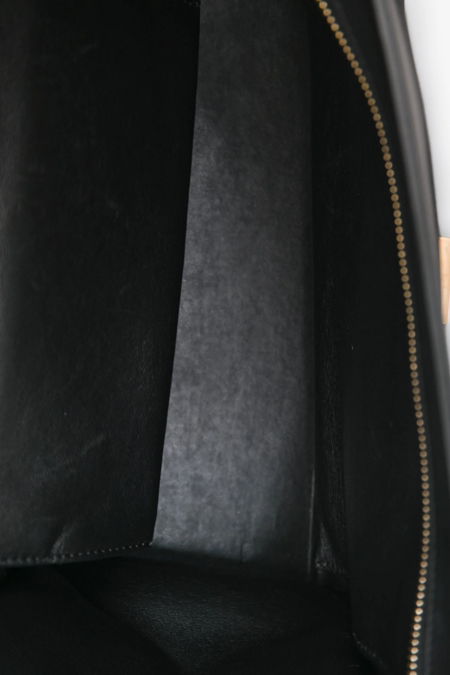 Celine 2011 Black Croc Embossed Leather Medium Trapeze Shoulder Bag - Image 6