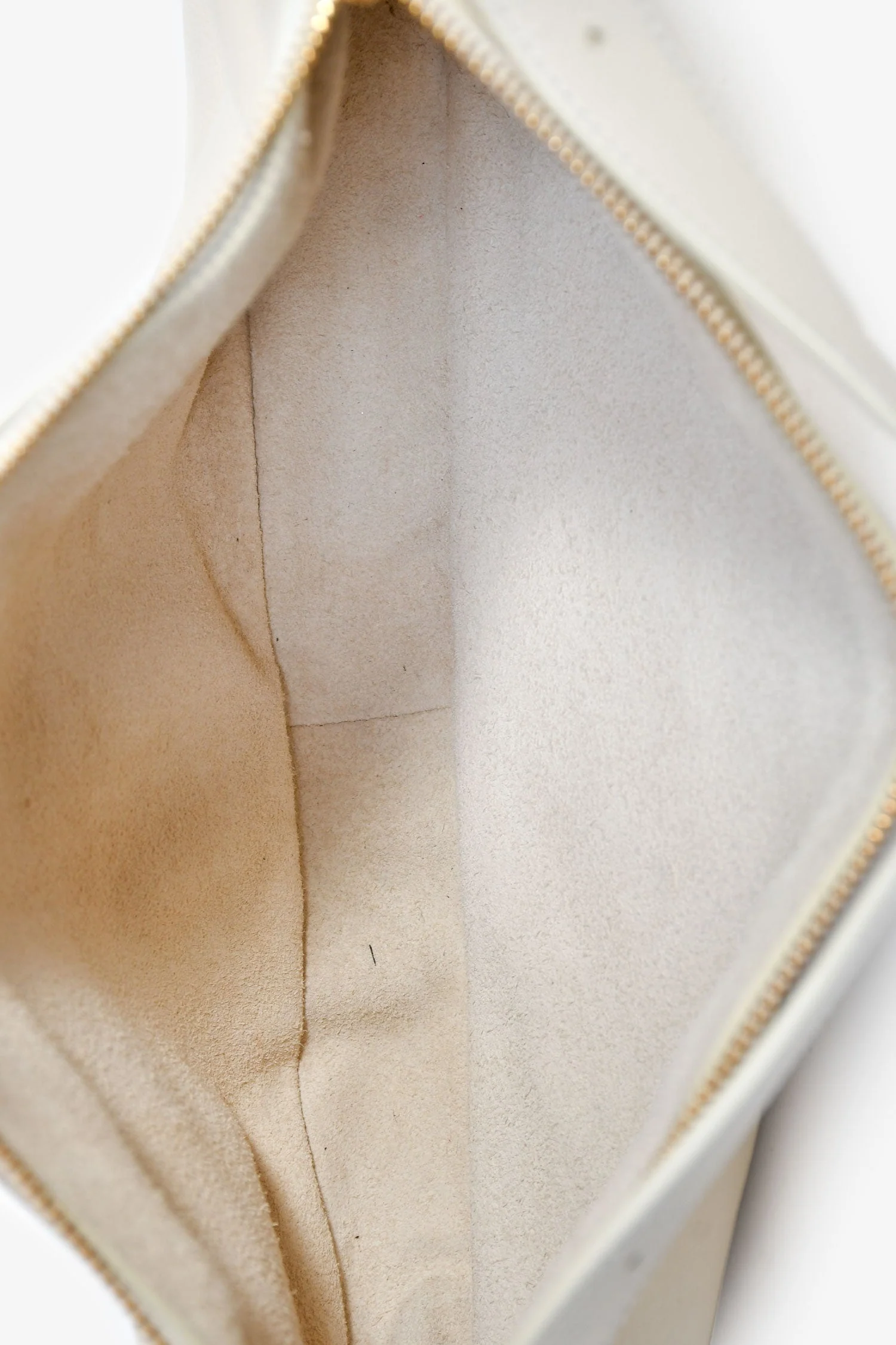 Celine 2021 Cream Leather 'Romy' Medium Shoulder Bag - Image 6