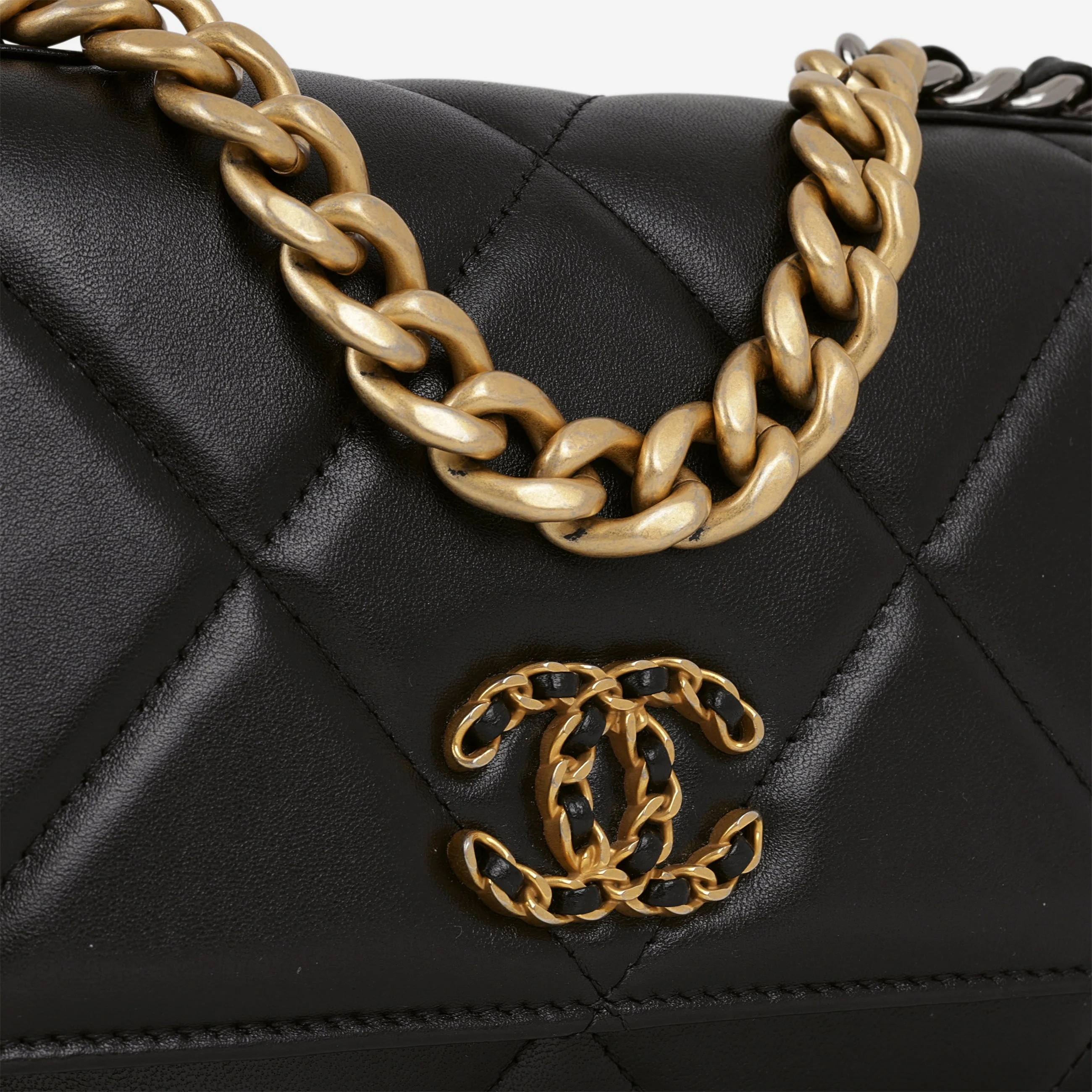 Chanel 19 Wallet on Chain - Black Lambskin | Mixed Hardware - Image 9