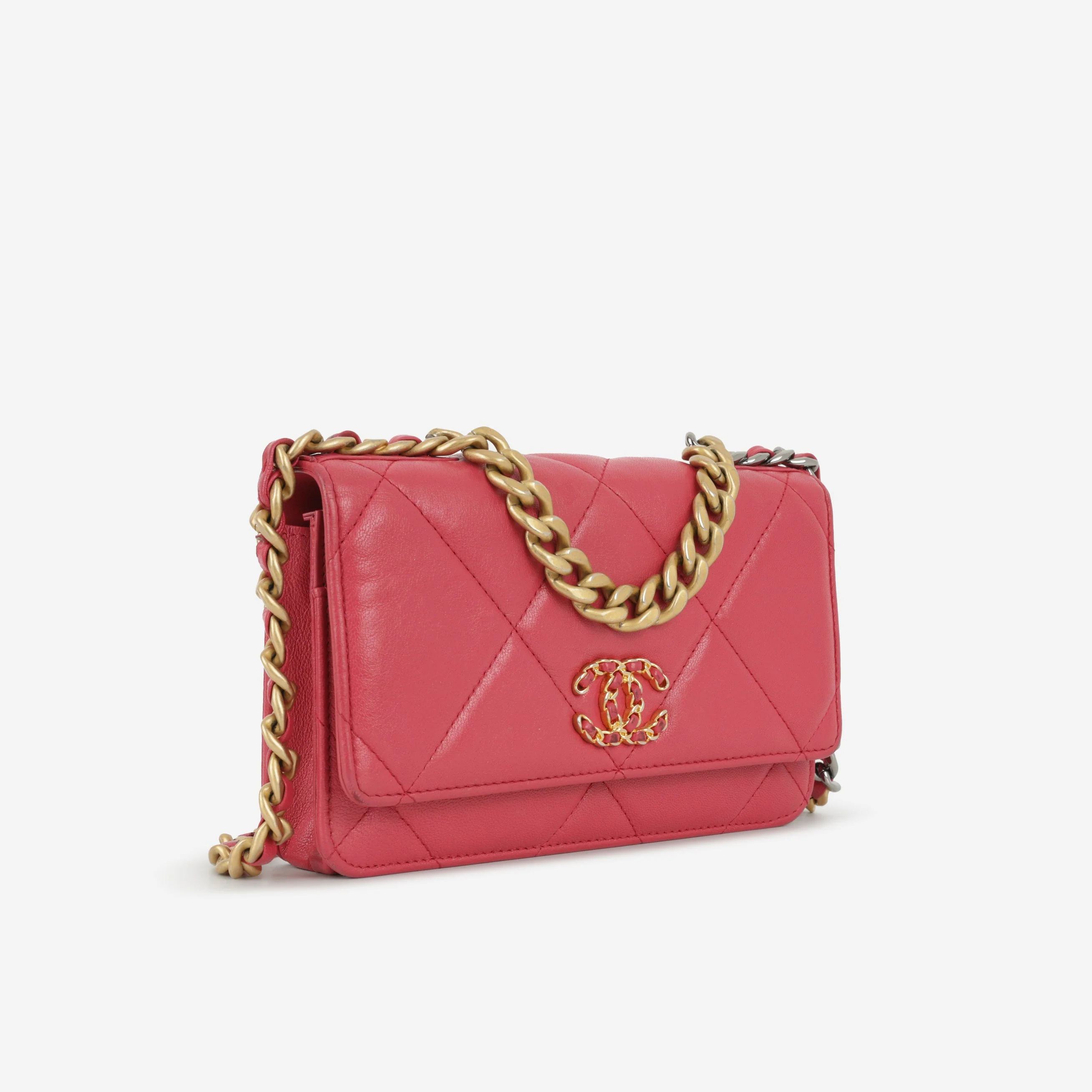 Chanel 19 Wallet on Chain - Raspberry Goatskin | Mixed Hardware - Image 2