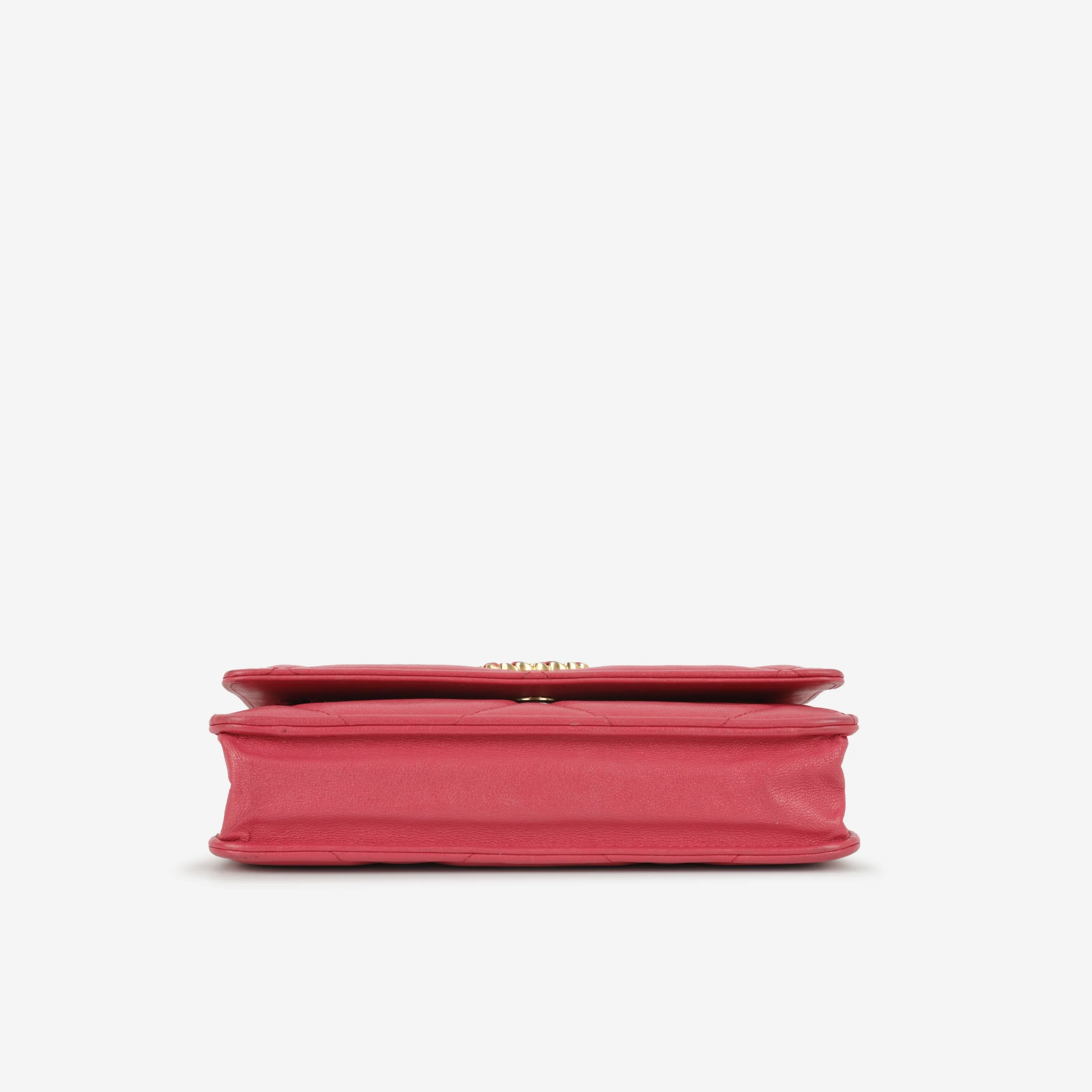 Chanel 19 Wallet on Chain - Raspberry Goatskin | Mixed Hardware - Image 4