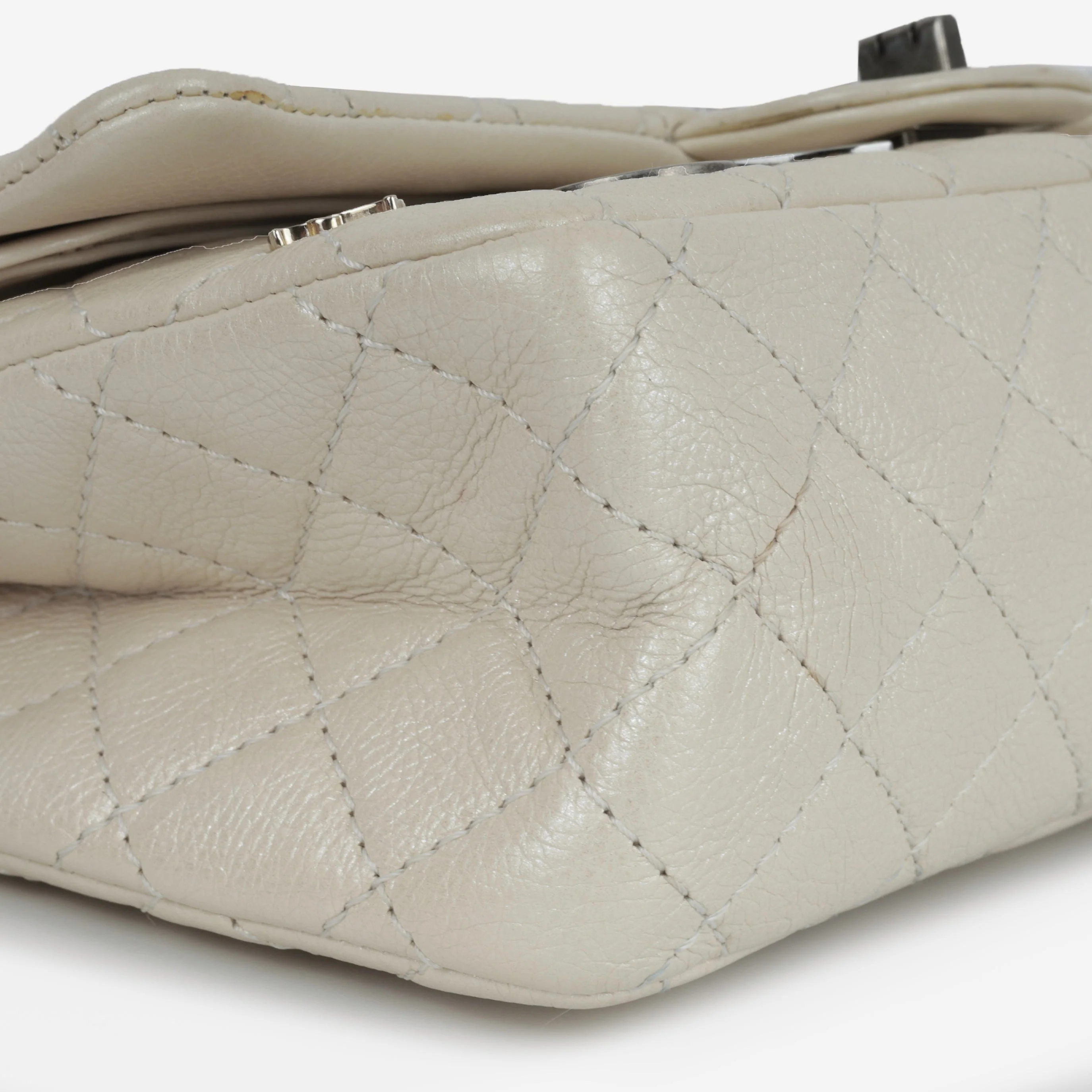 Chanel 2.55 Re-issue 225 Lucky Charms - Ivory Calfskin | Rhodium Hardware - Image 6
