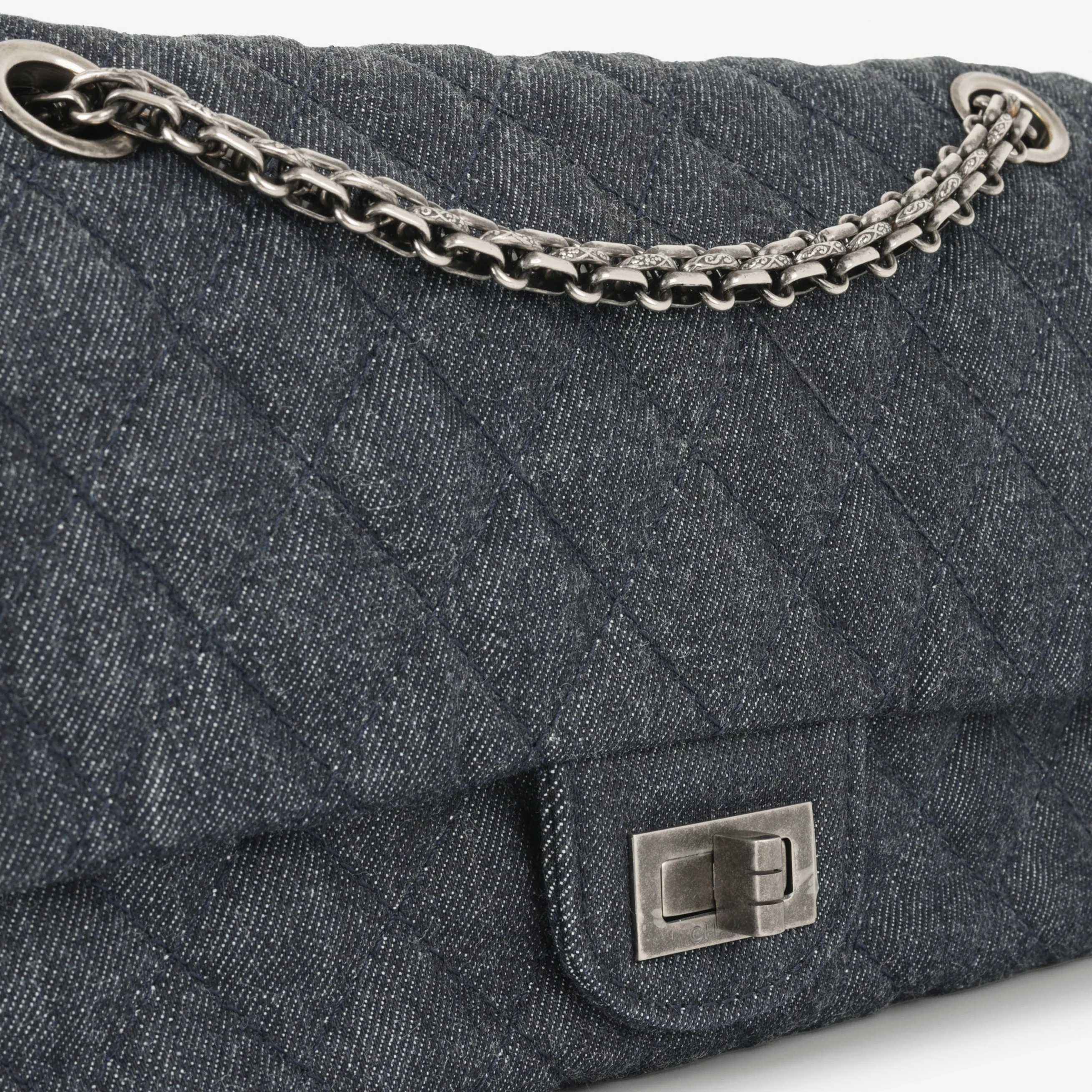 Chanel 2.55 Reissue 225 - Indigo Denim | Ruthenium Hardware - Image 10