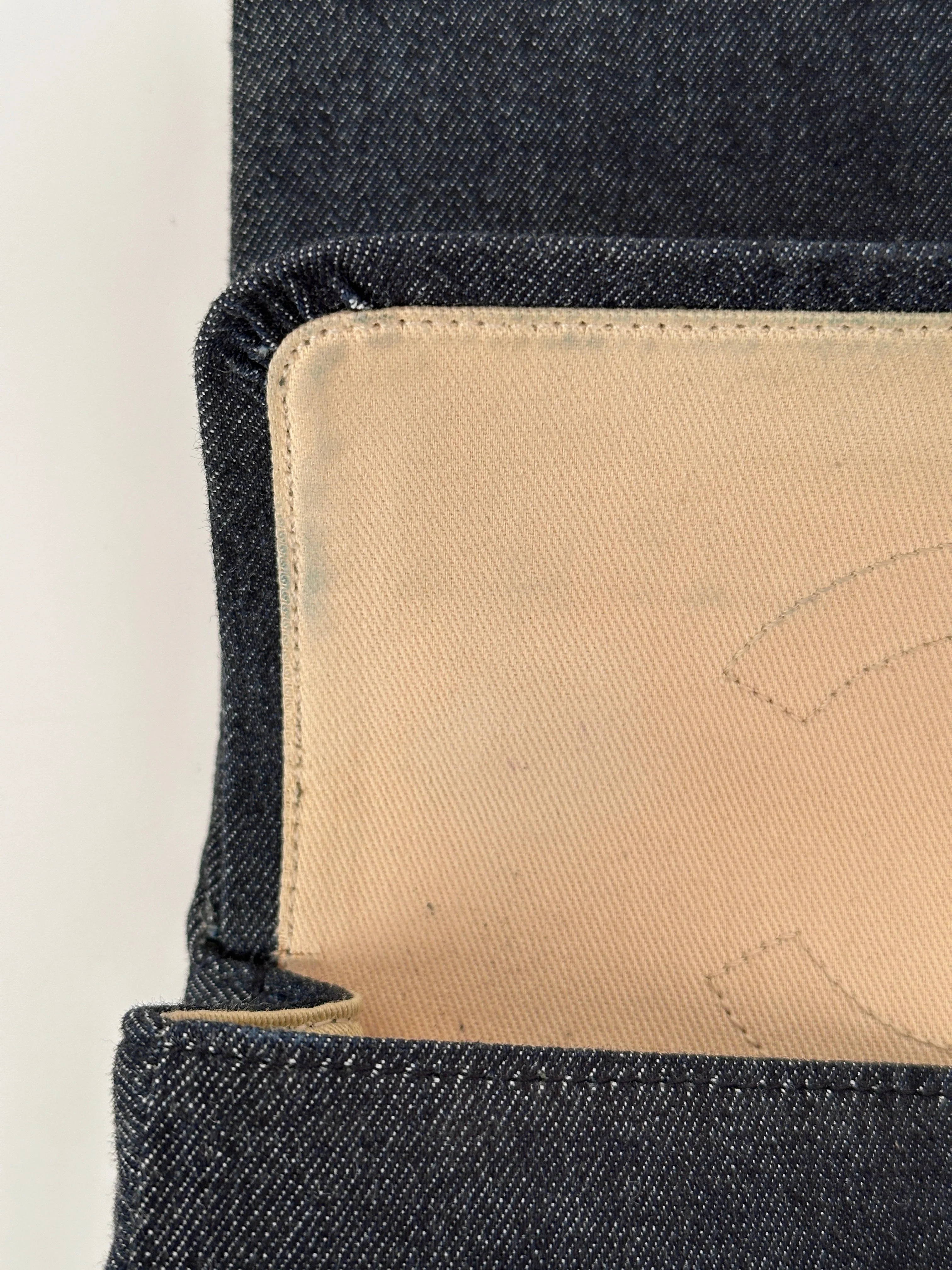 Chanel 2.55 Reissue 225 - Indigo Denim | Ruthenium Hardware - Image 9
