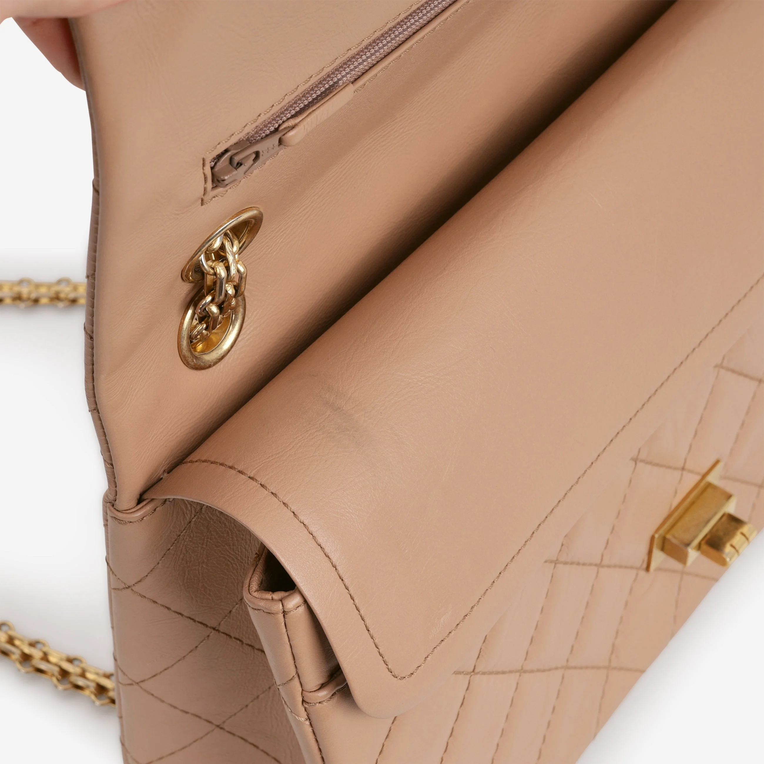 Chanel 2.55 Reissue 226 - Beige Crumpled Calfskin | Gold Hardware - Image 5