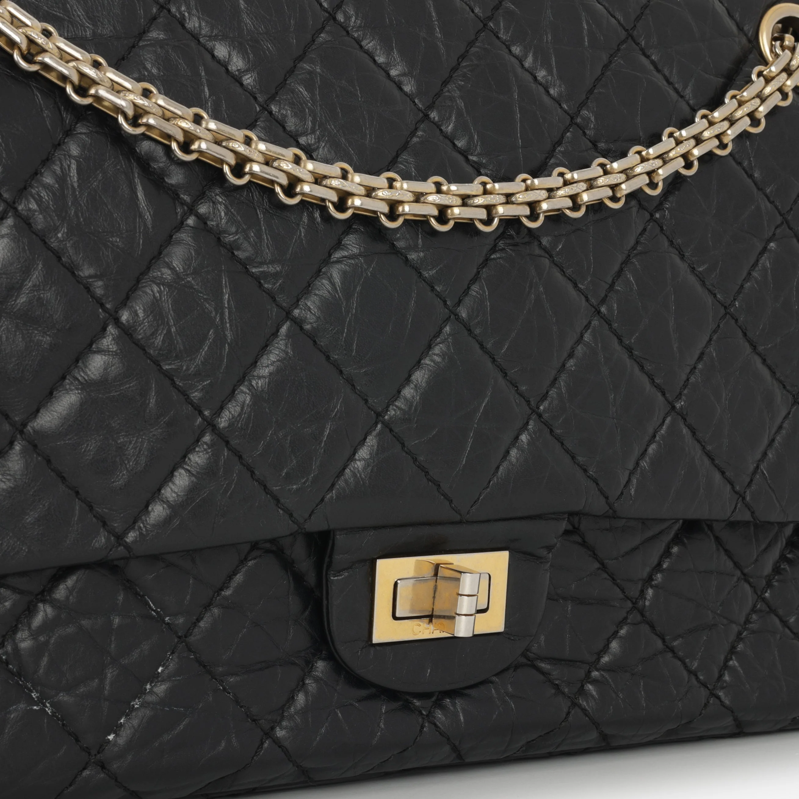 Chanel 2.55 Reissue 226 - Black Crumpled Calfskin | Gold Hardware - Image 7