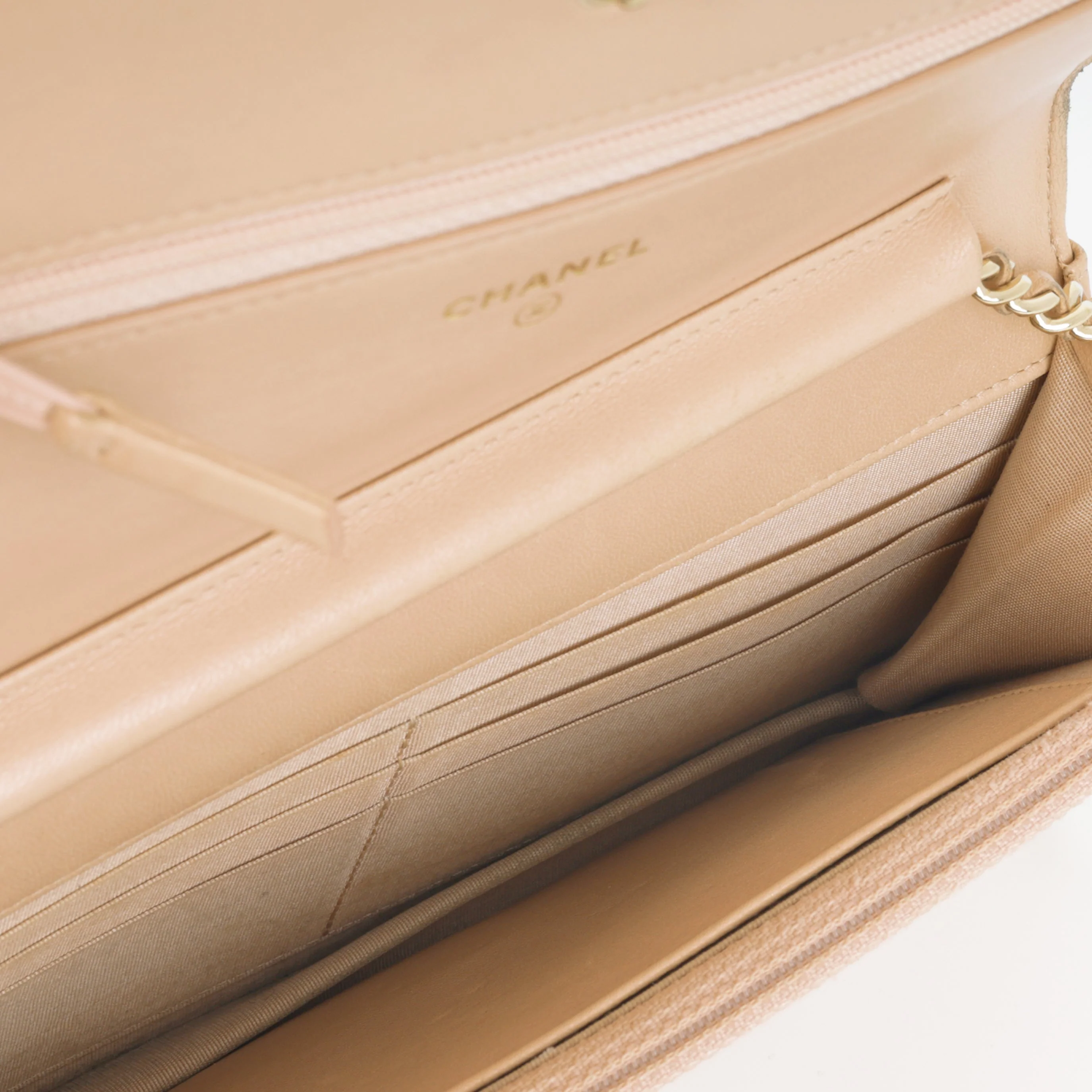 Chanel Boy WOC - Iridescent Pink Patent | Champagne Gold Hardware - Image 5