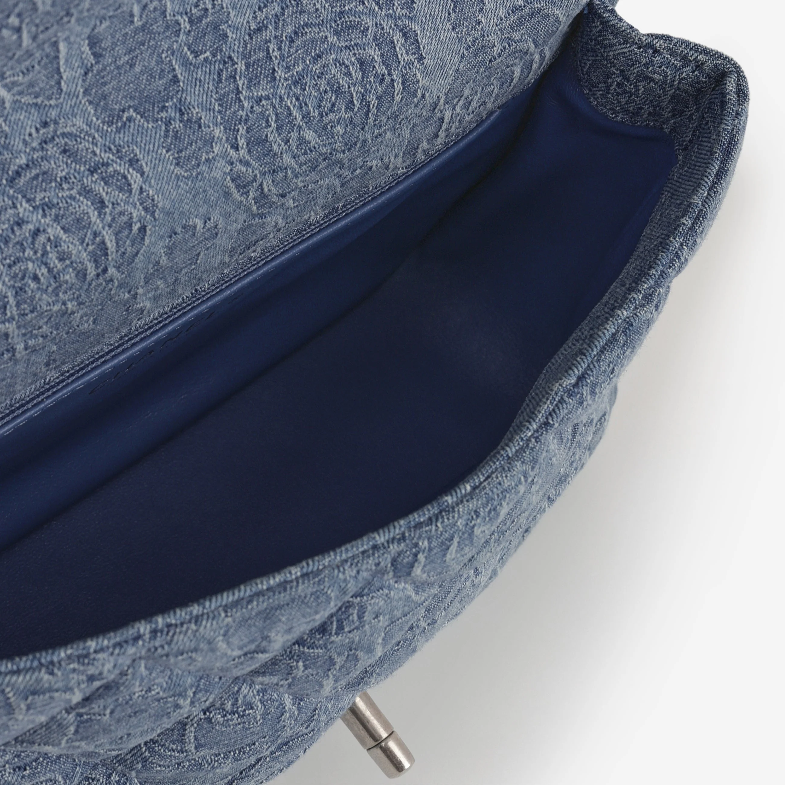 Chanel Camellia Sweetheart Crush - Blue Denim | Silver Hardware - Image 5