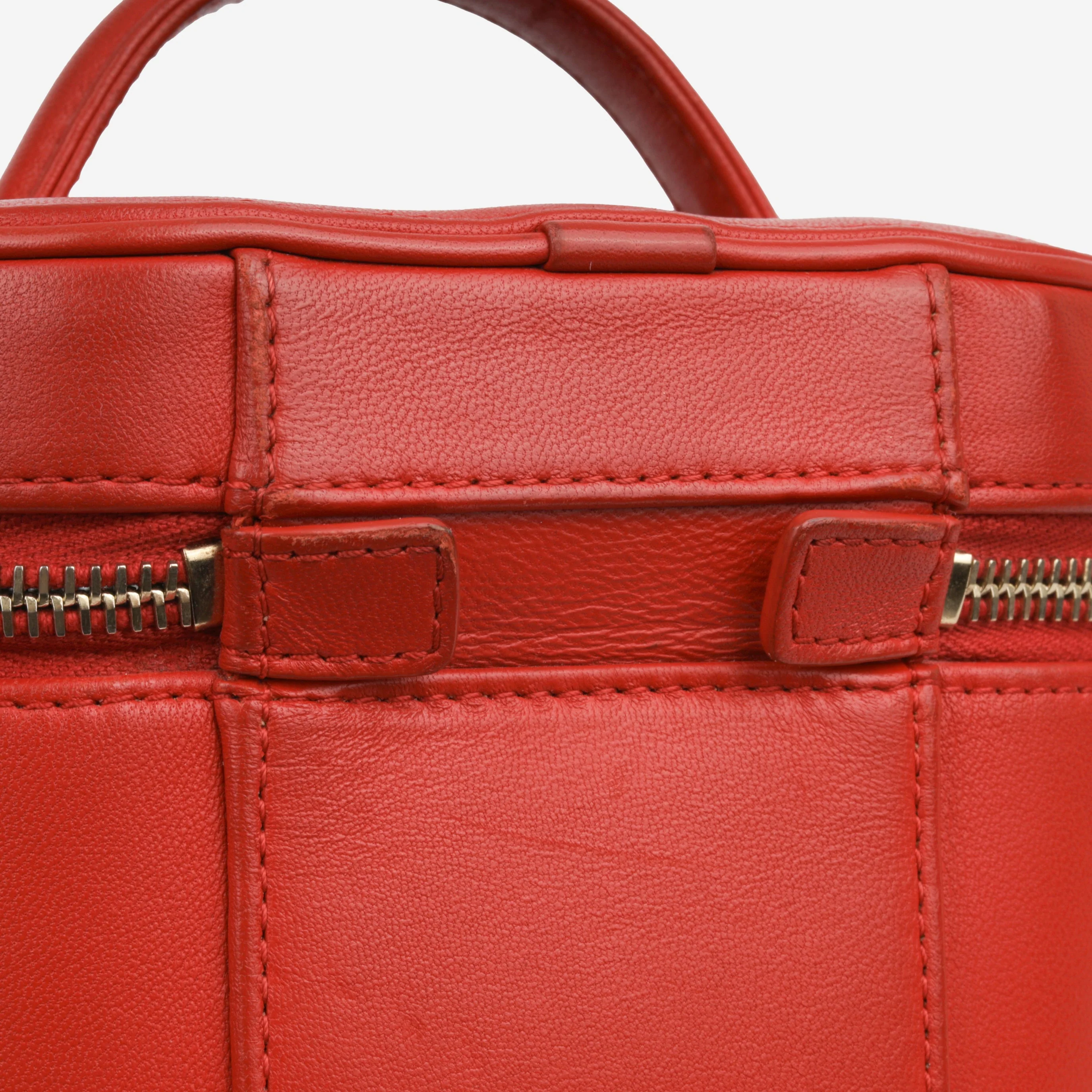 Chanel CC Timeless Vanity Case - Red Lambskin | Champagne Gold - Image 4