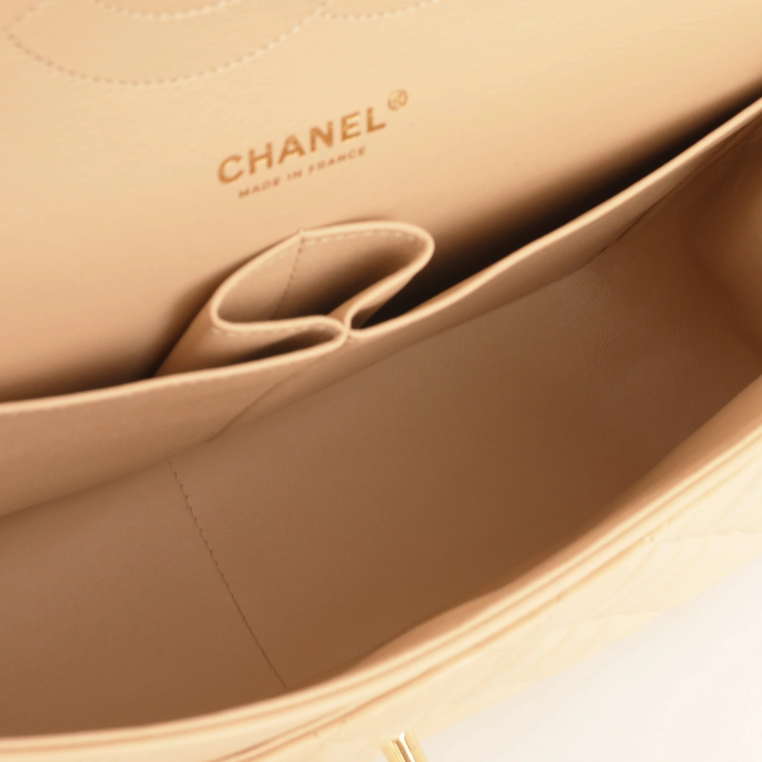 Chanel Classic Jumbo Double Flap - Beige Lambskin | Gold Hardware - Image 5