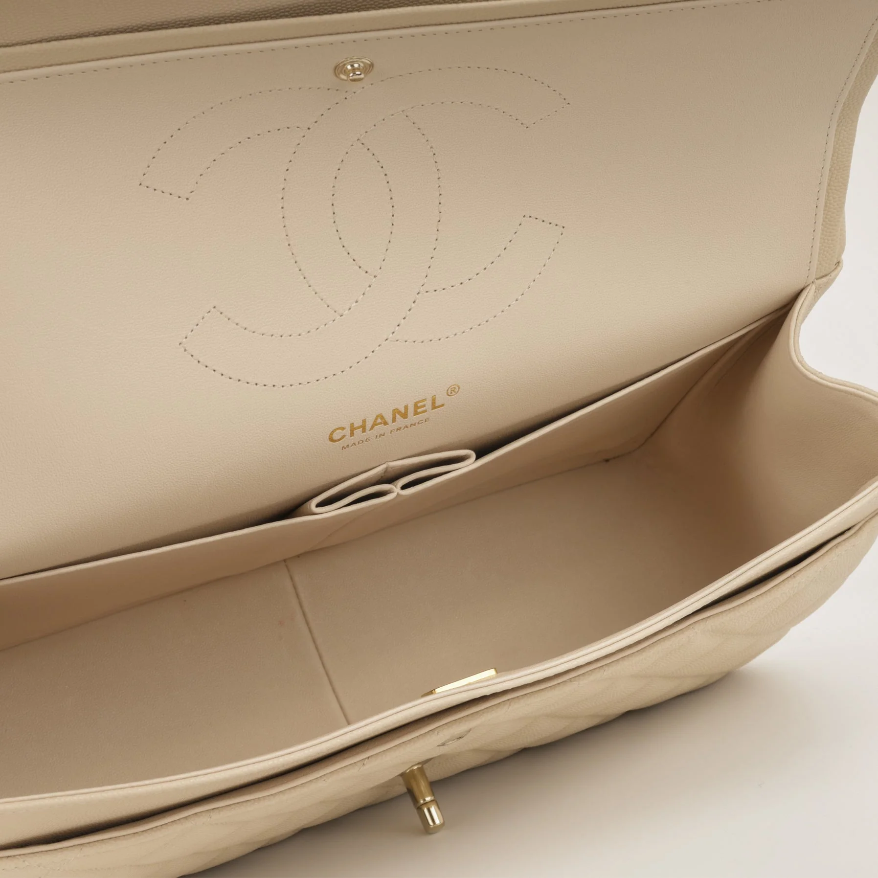 Chanel Classic Jumbo Double Flap - Ecru Caviar | Champagne Gold Hardware - Image 9