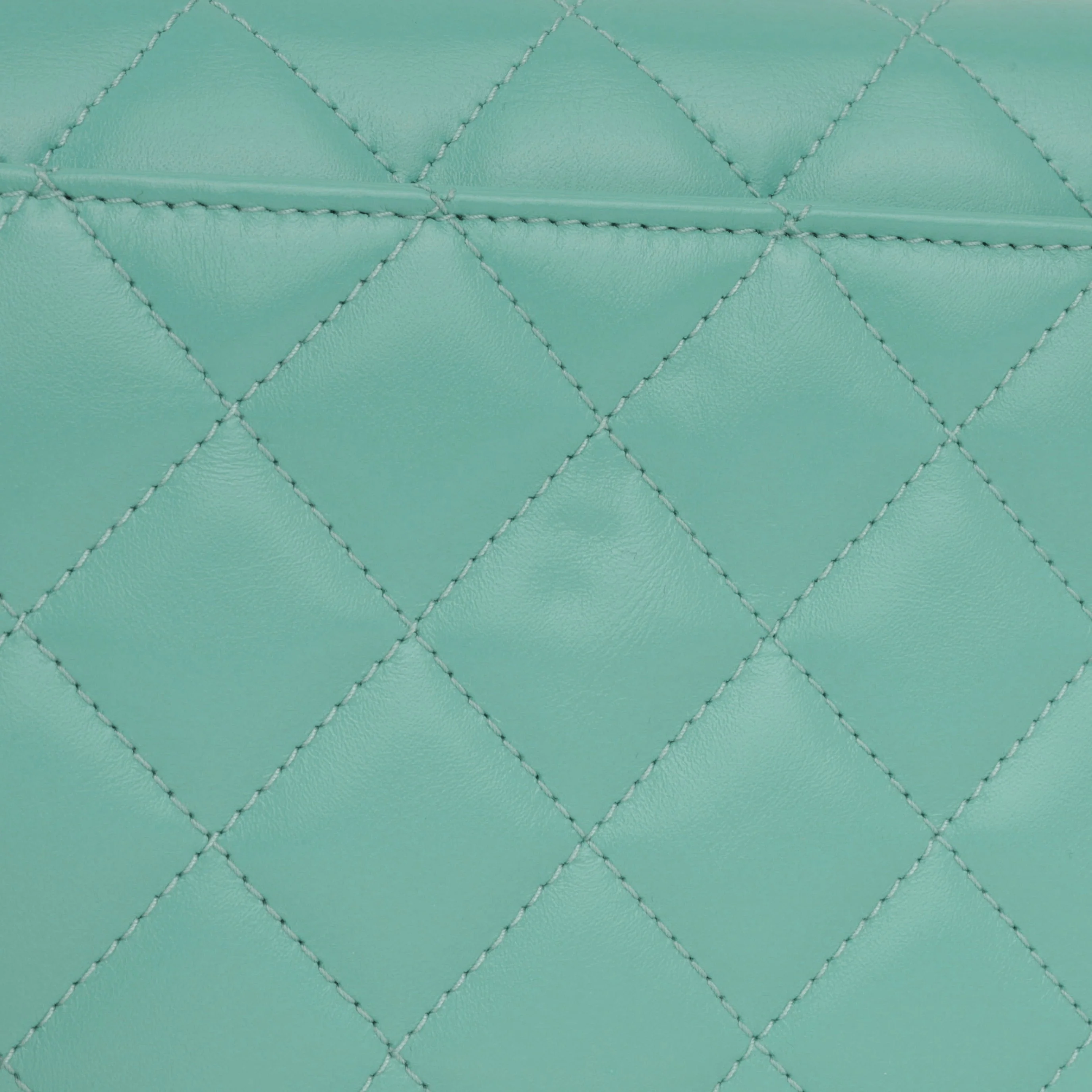 Chanel Crush Charm Wallet on Chain - Turquoise Calfskin | Gold Hardware - Image 10