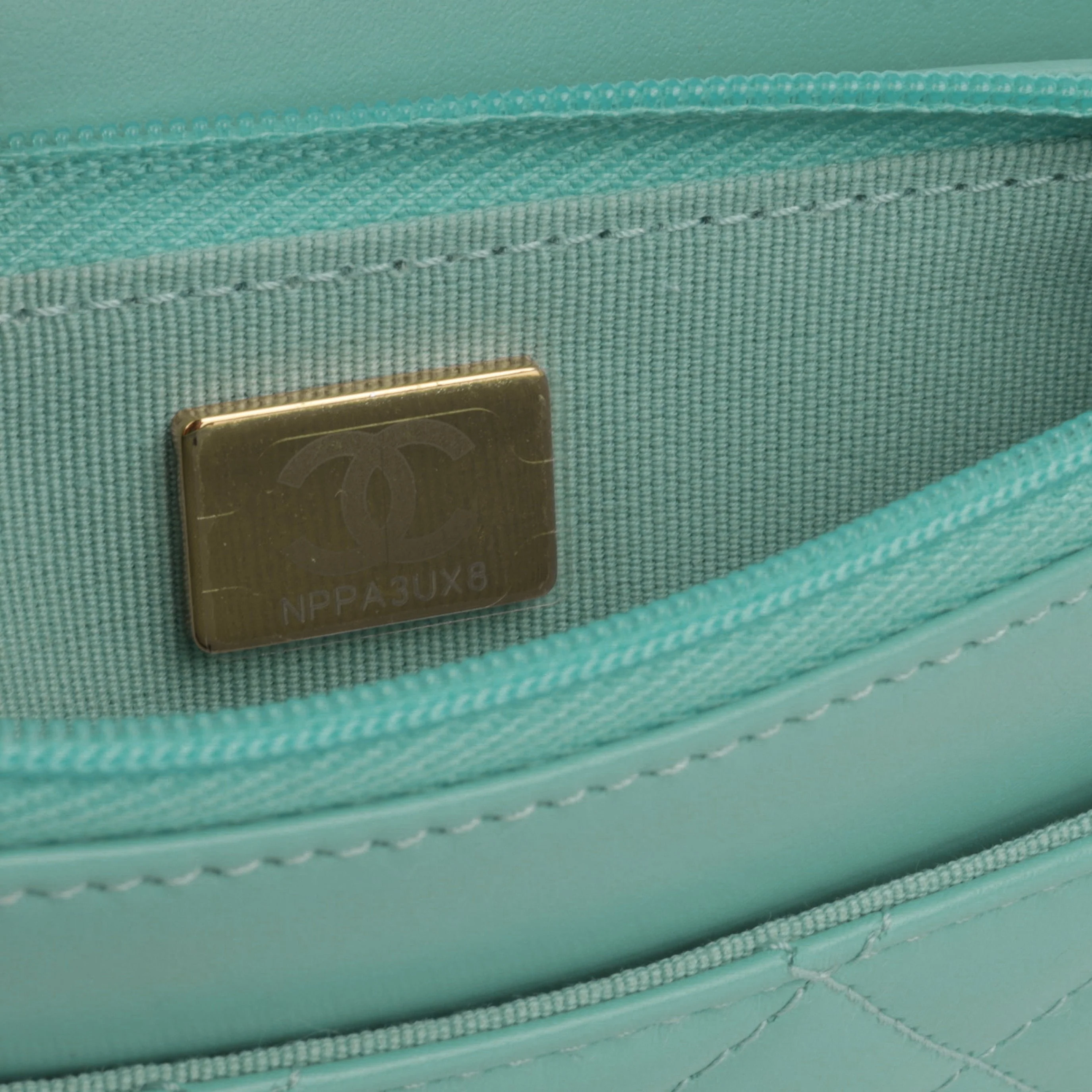 Chanel Crush Charm Wallet on Chain - Turquoise Calfskin | Gold Hardware - Image 8