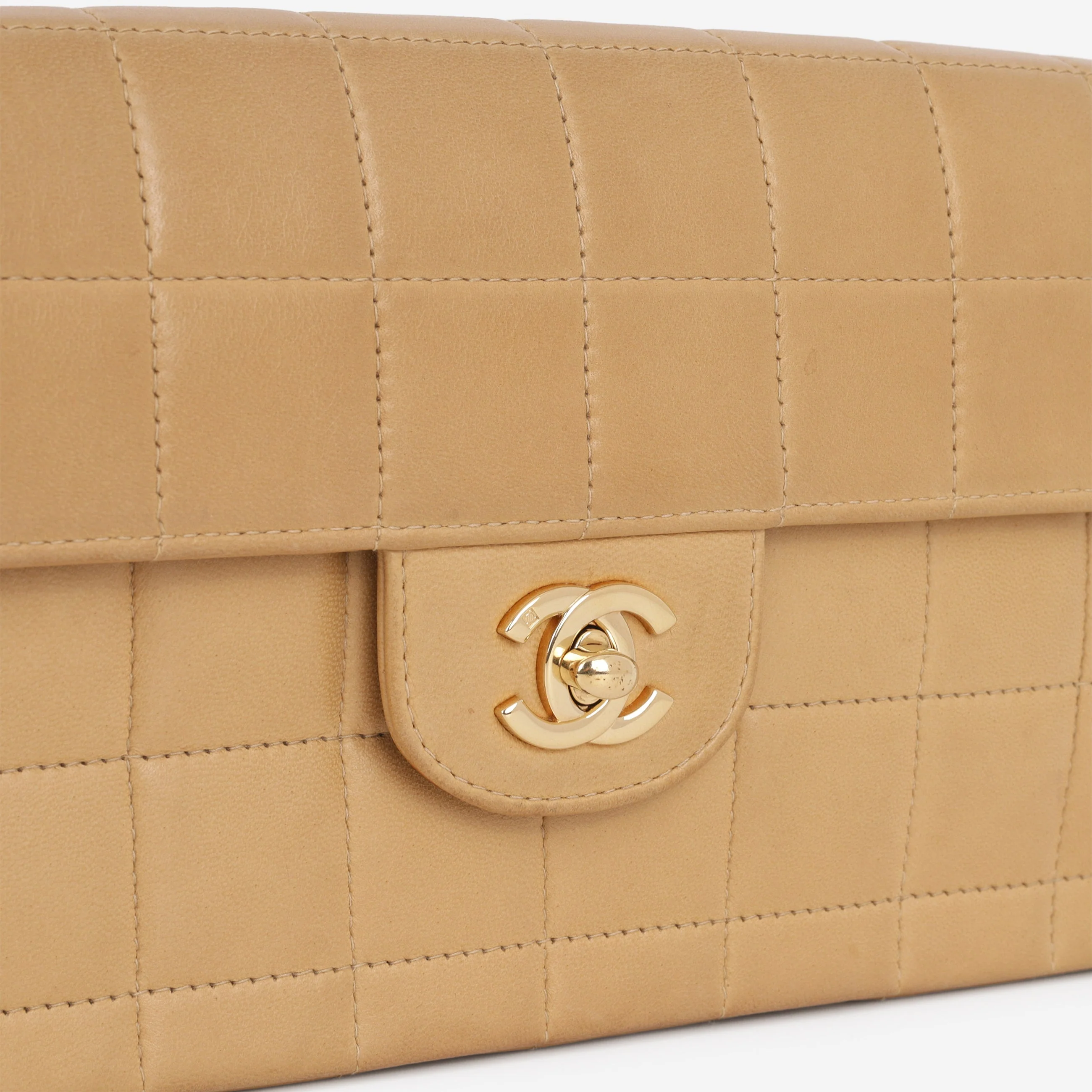Chanel East West Chocolate Bar - Beige Lambskin | Gold Hardware - Image 9