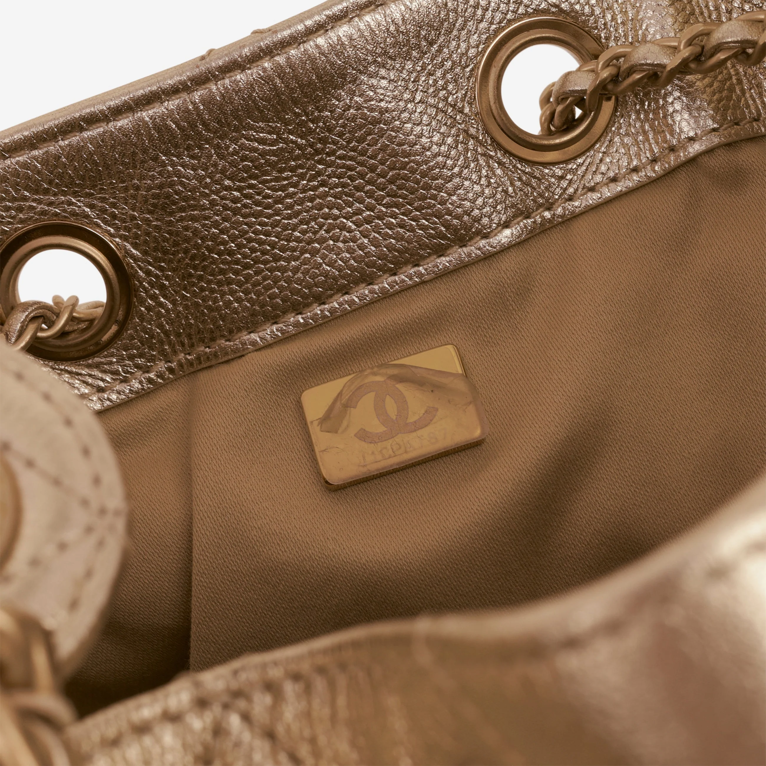 Chanel Medium 25 Hobo Bag - Champagne Gold Caviar | Gold Hardware - Image 8