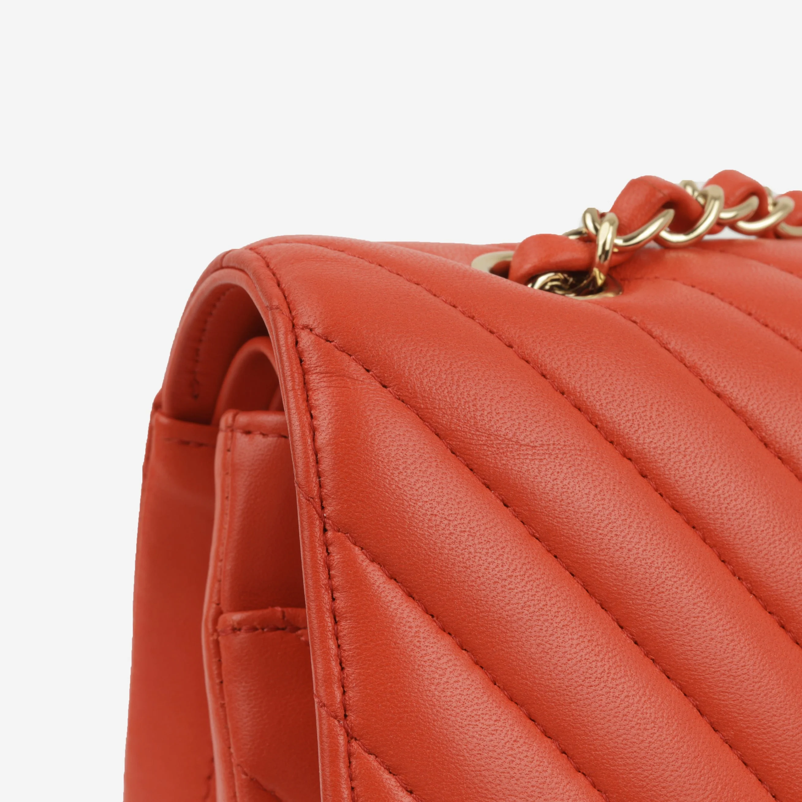 Chanel Medium Classic Flap - Coral Chevron Lambskin | Gold Hardware - Image 7