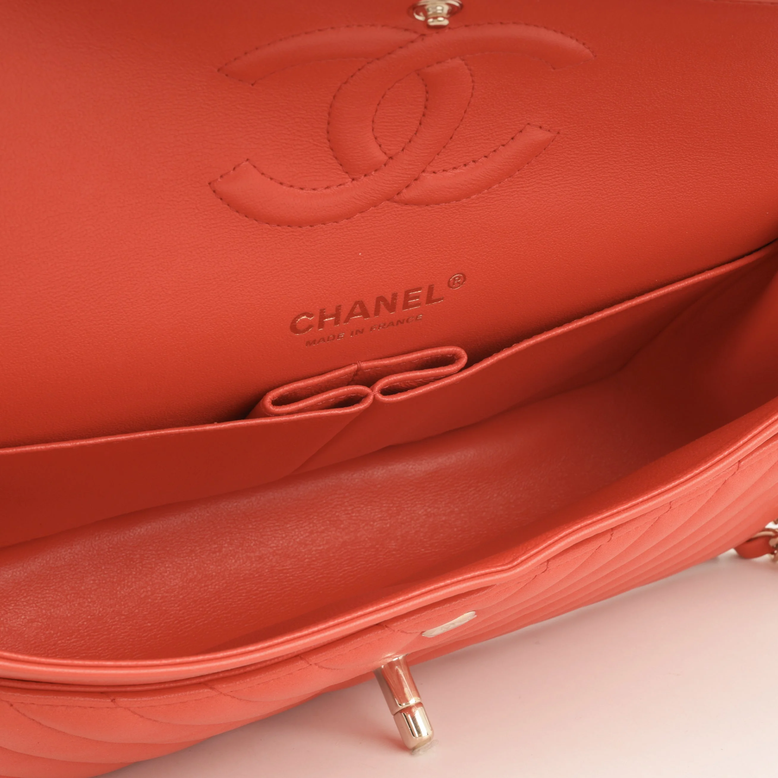 Chanel Medium Classic Flap - Coral Chevron Lambskin | Gold Hardware - Image 9