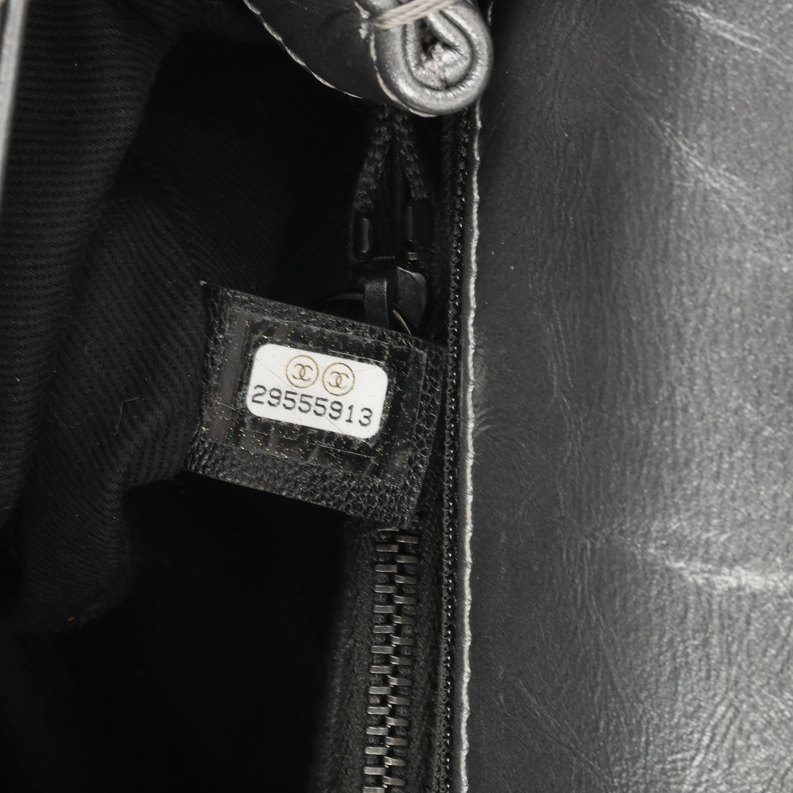 Chanel Medium Coco Handle - Silver Crumpled Calfskin | Black Hardware - Image 7