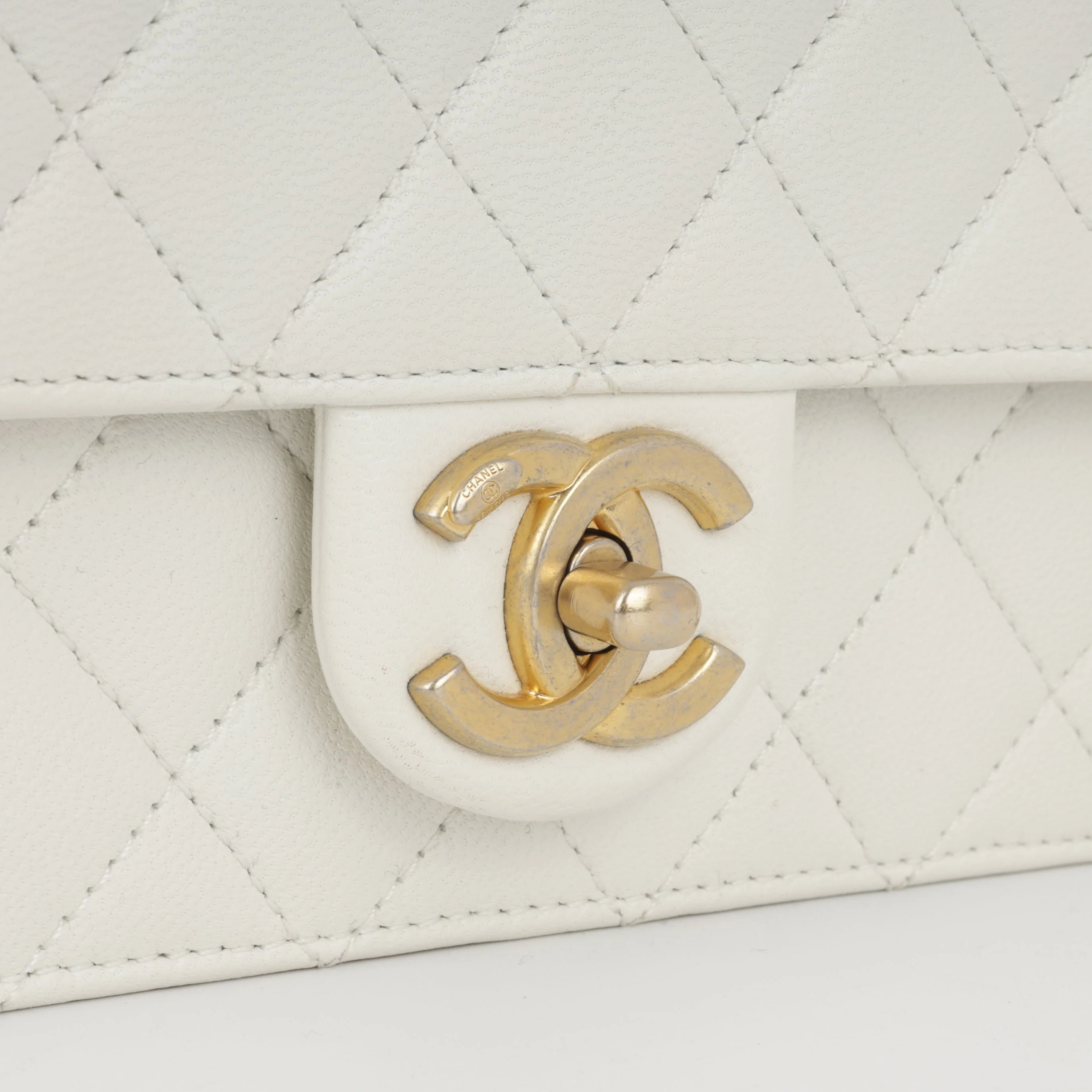 Chanel Medium Vertical Pearl Flap - White Calfskin | Antique Gold Hardware - Image 9