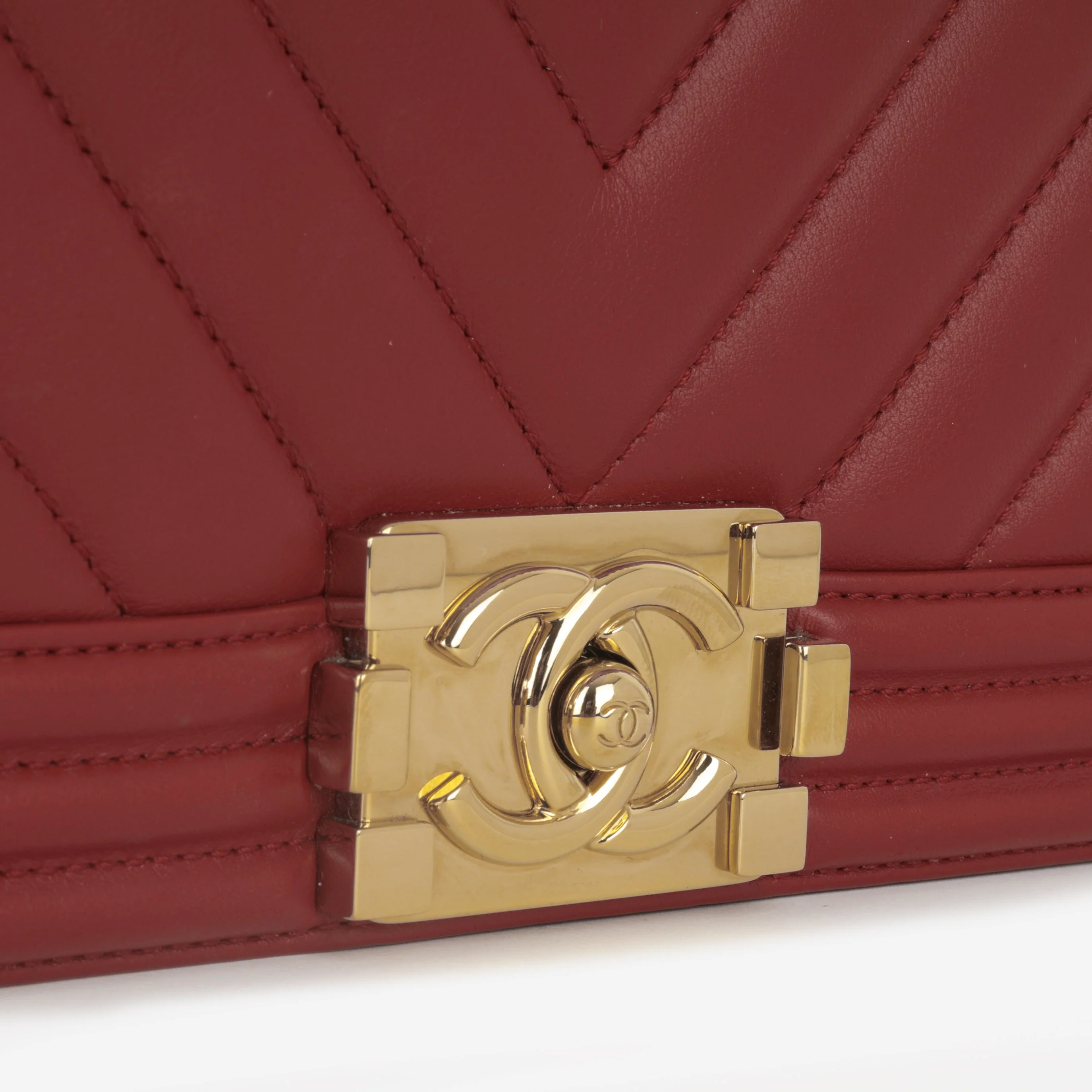 Chanel New Medium Boy Bag - Red Chevron Lambskin | Champagne Gold Hardware - Image 8