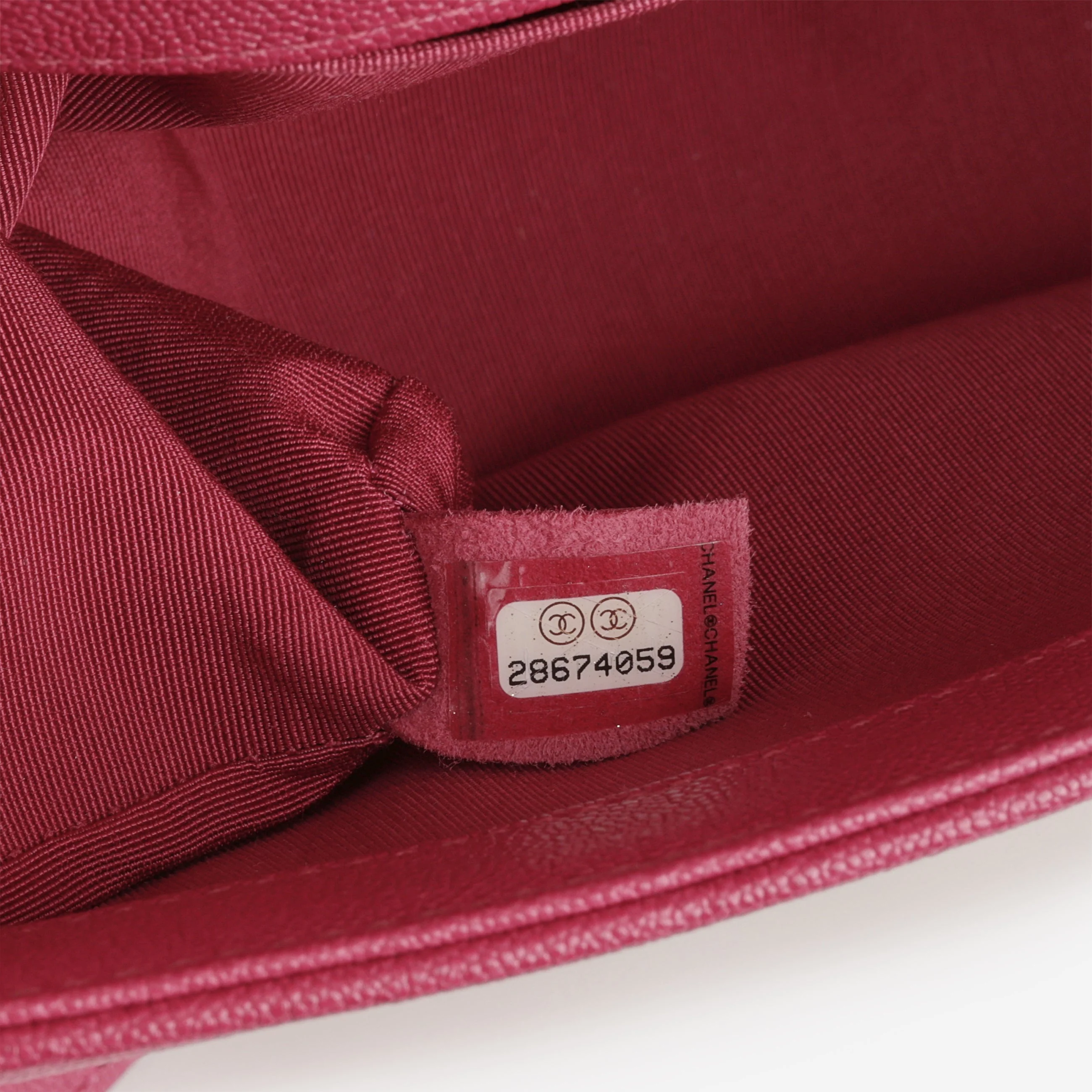 Chanel Old Medium Boy Bag - Fuchsia Caviar | Champagne Gold Hardware - Image 7