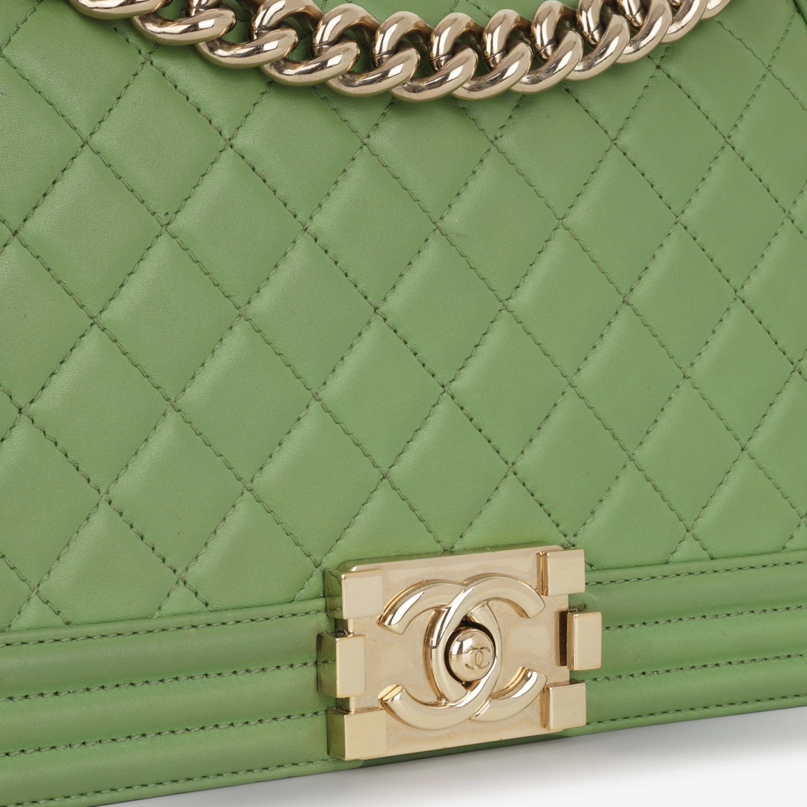 Chanel Old Medium Boy Bag - Green Quilted Lambskin | Champagne Gold Hardware - Image 4