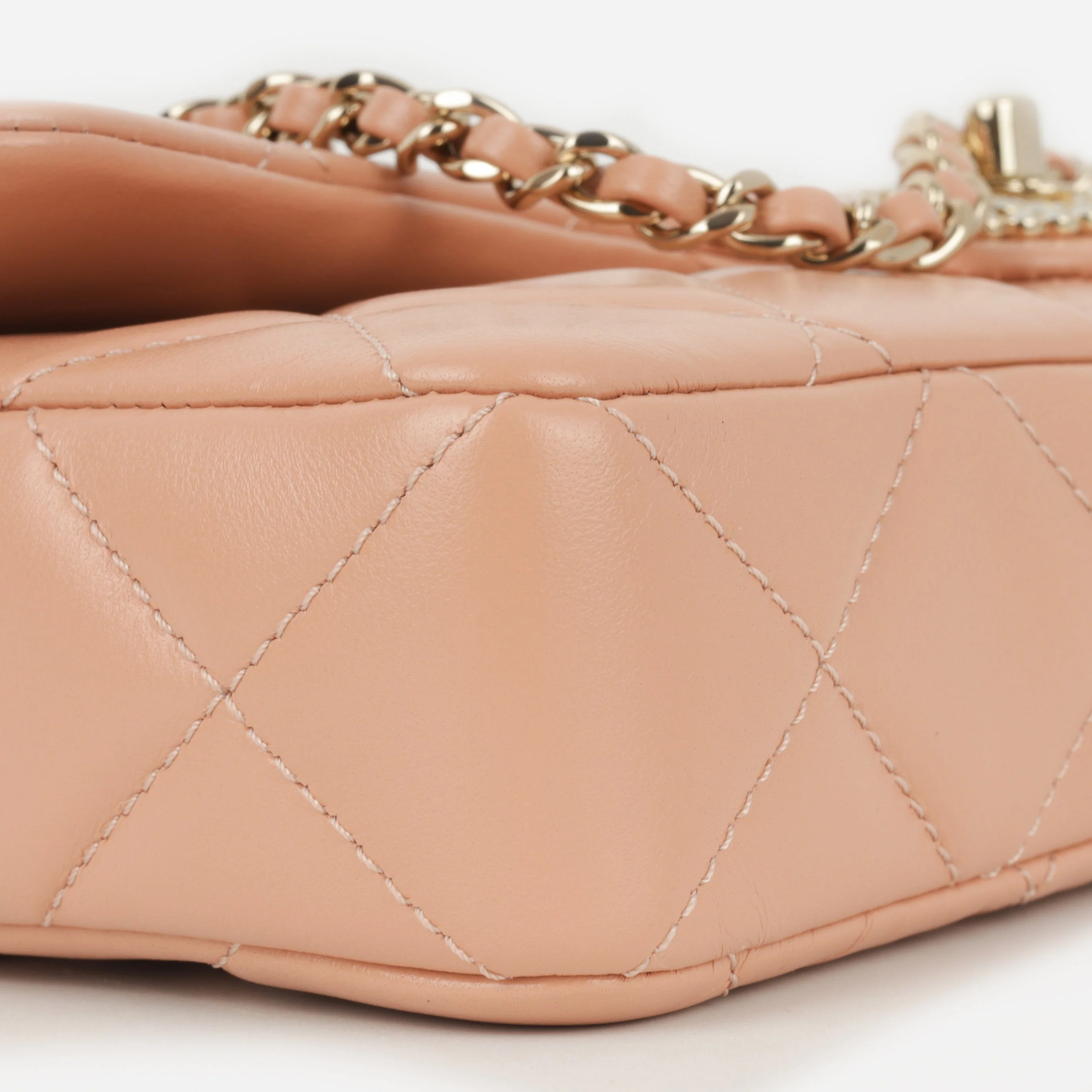 Chanel Pearl East West Flap Bag - Peach Lambskin | Champagne Gold Hardware - Image 5