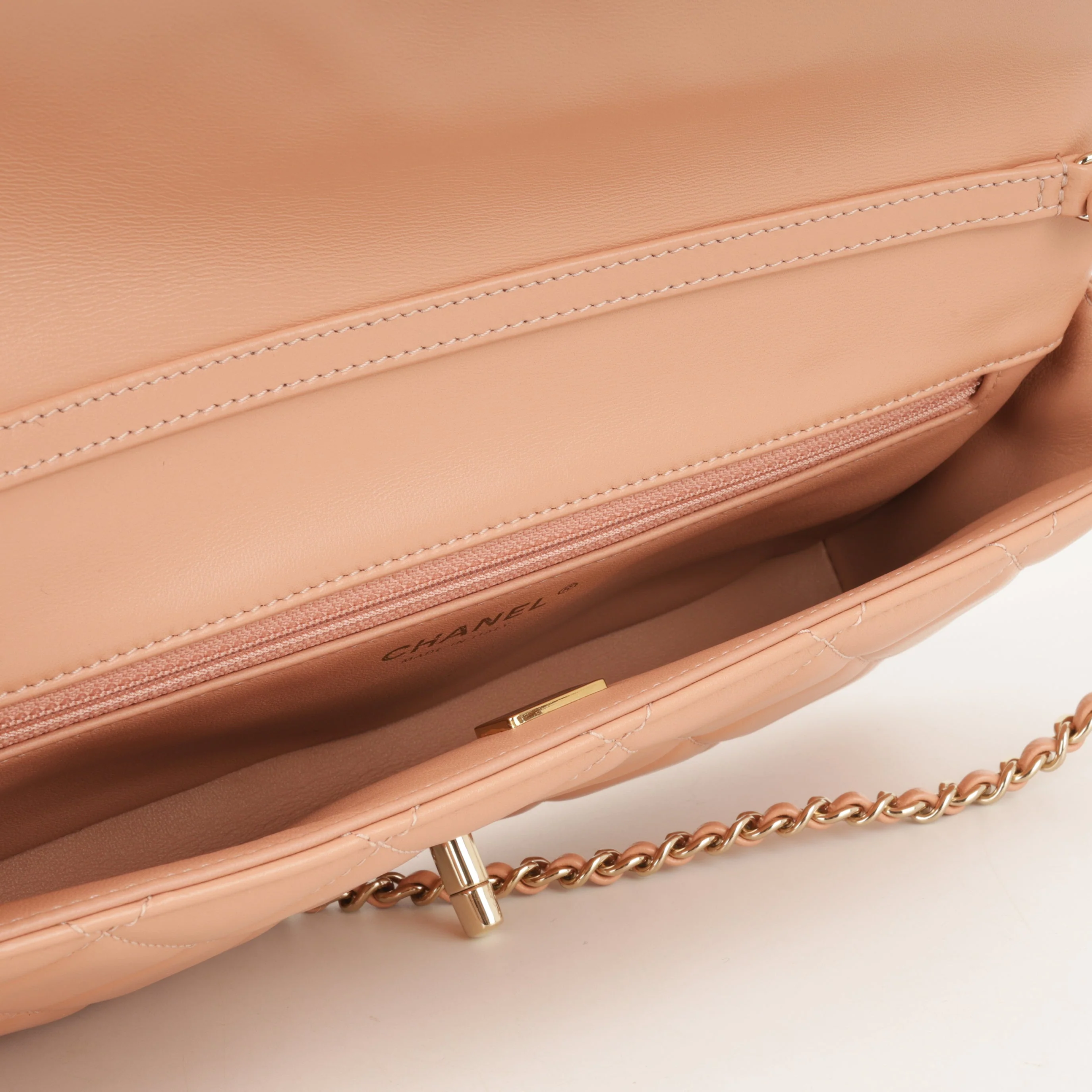 Chanel Pearl East West Flap Bag - Peach Lambskin | Champagne Gold Hardware - Image 7