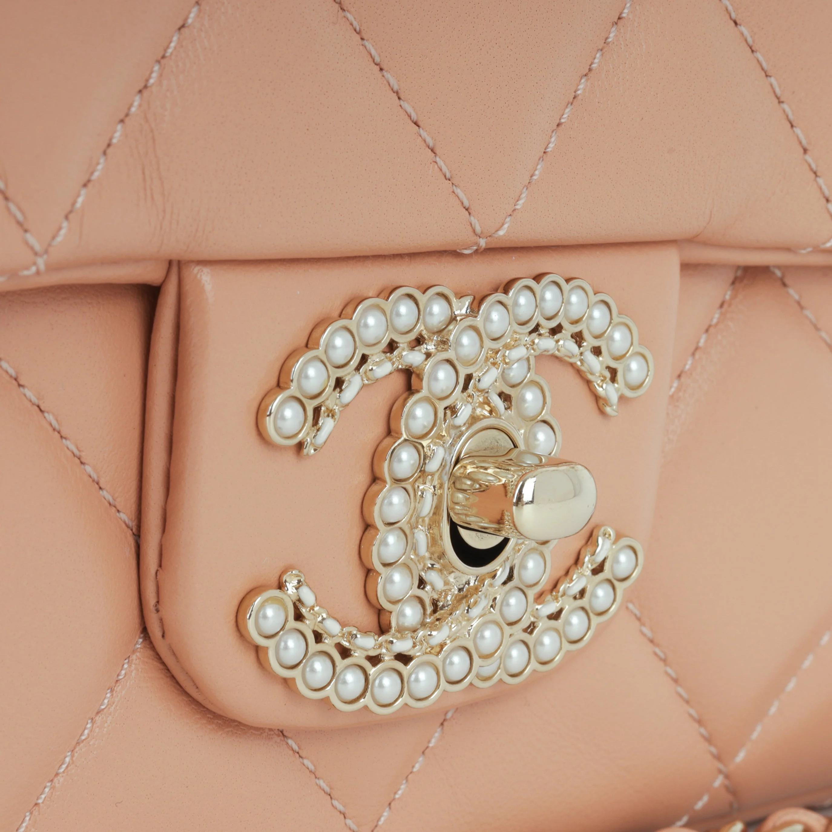 Chanel Pearl East West Flap Bag - Peach Lambskin | Champagne Gold Hardware - Image 8