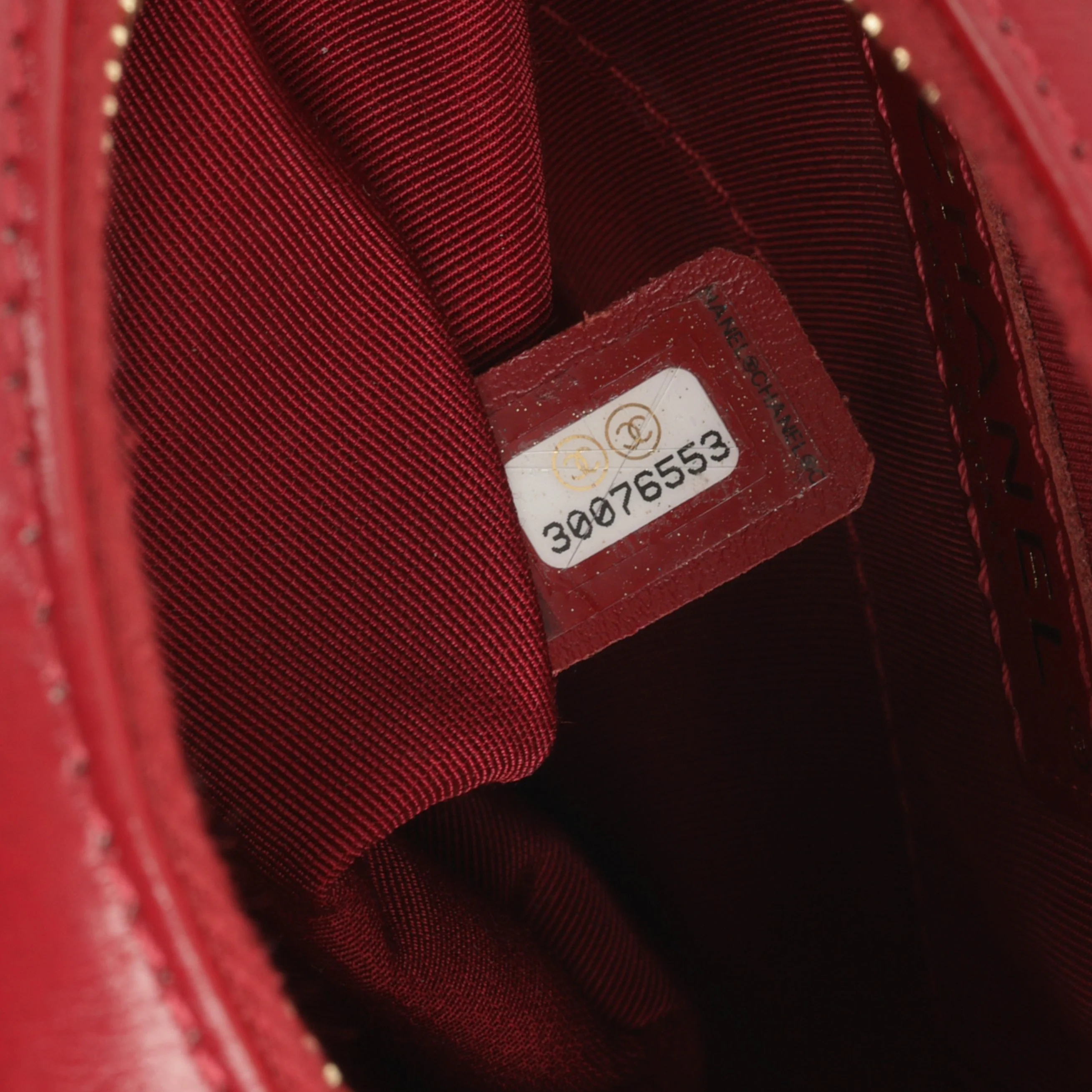 Chanel Round 19 Clutch on Chain - Burgundy Calfskin | Aged Gold Hardware - Image 5