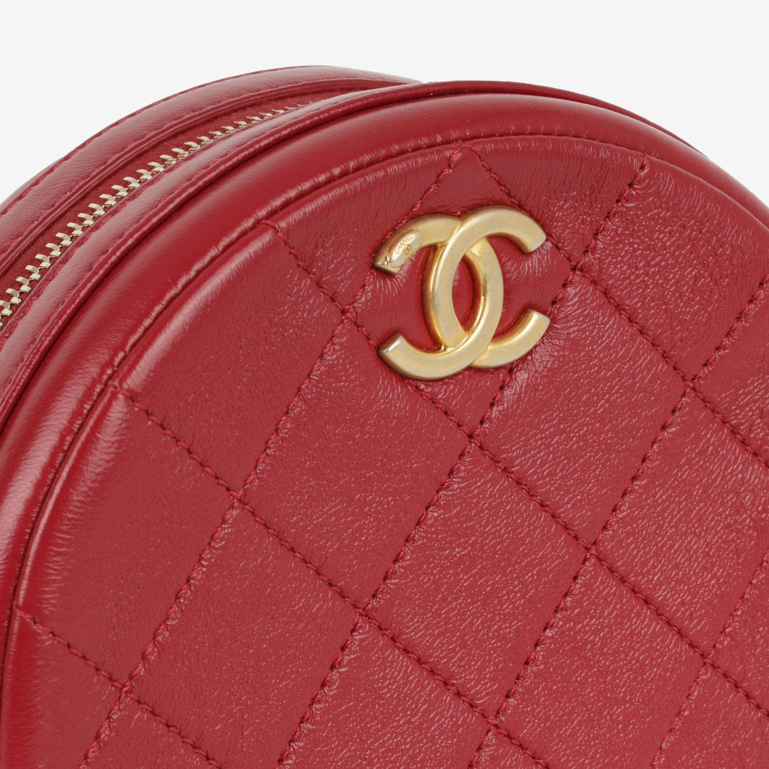 Chanel Round 19 Clutch on Chain - Burgundy Calfskin | Aged Gold Hardware - Image 6