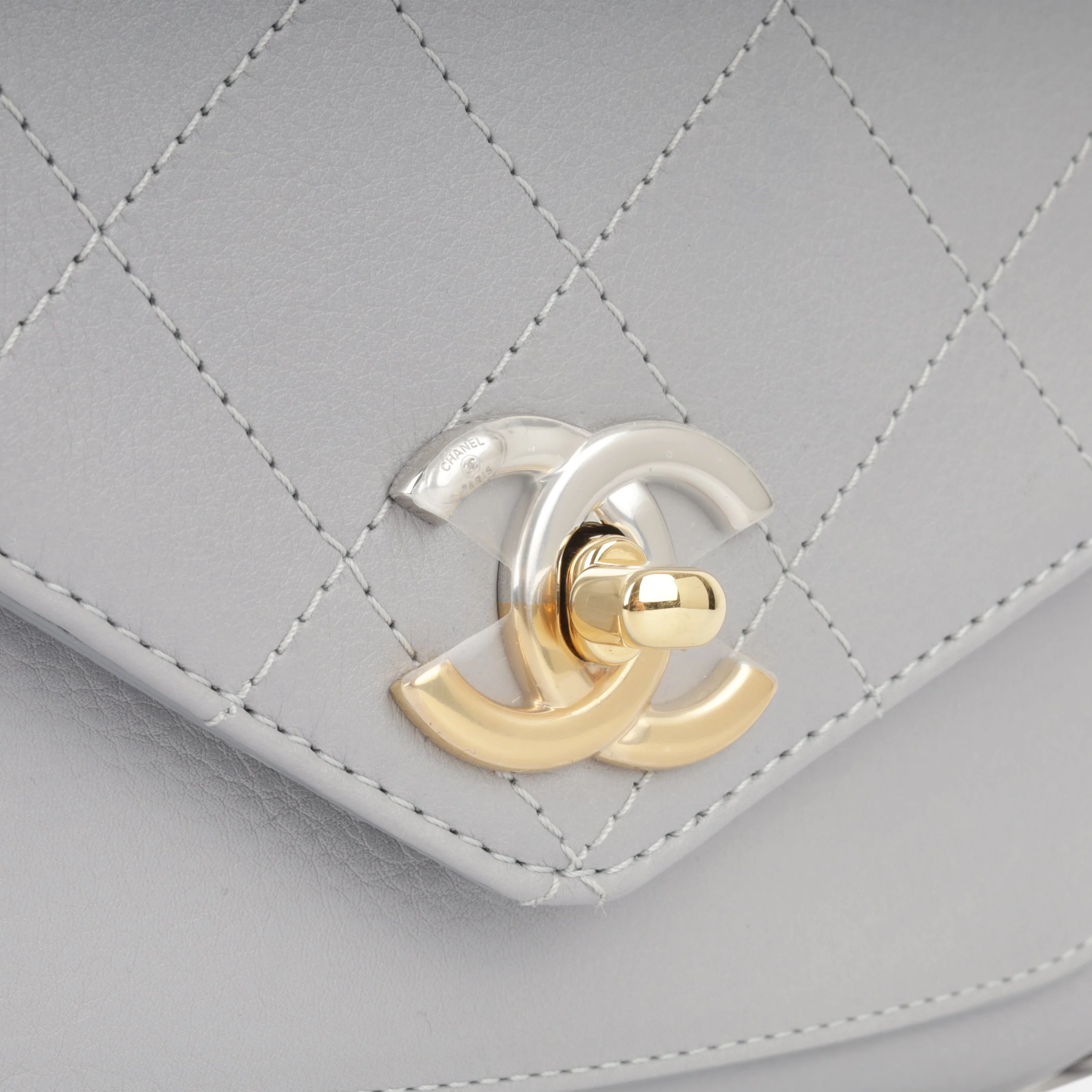 Chanel Seasonal Chain Flap Bag - Grey Calfskin | Gold & Silver Hardware - Image 5