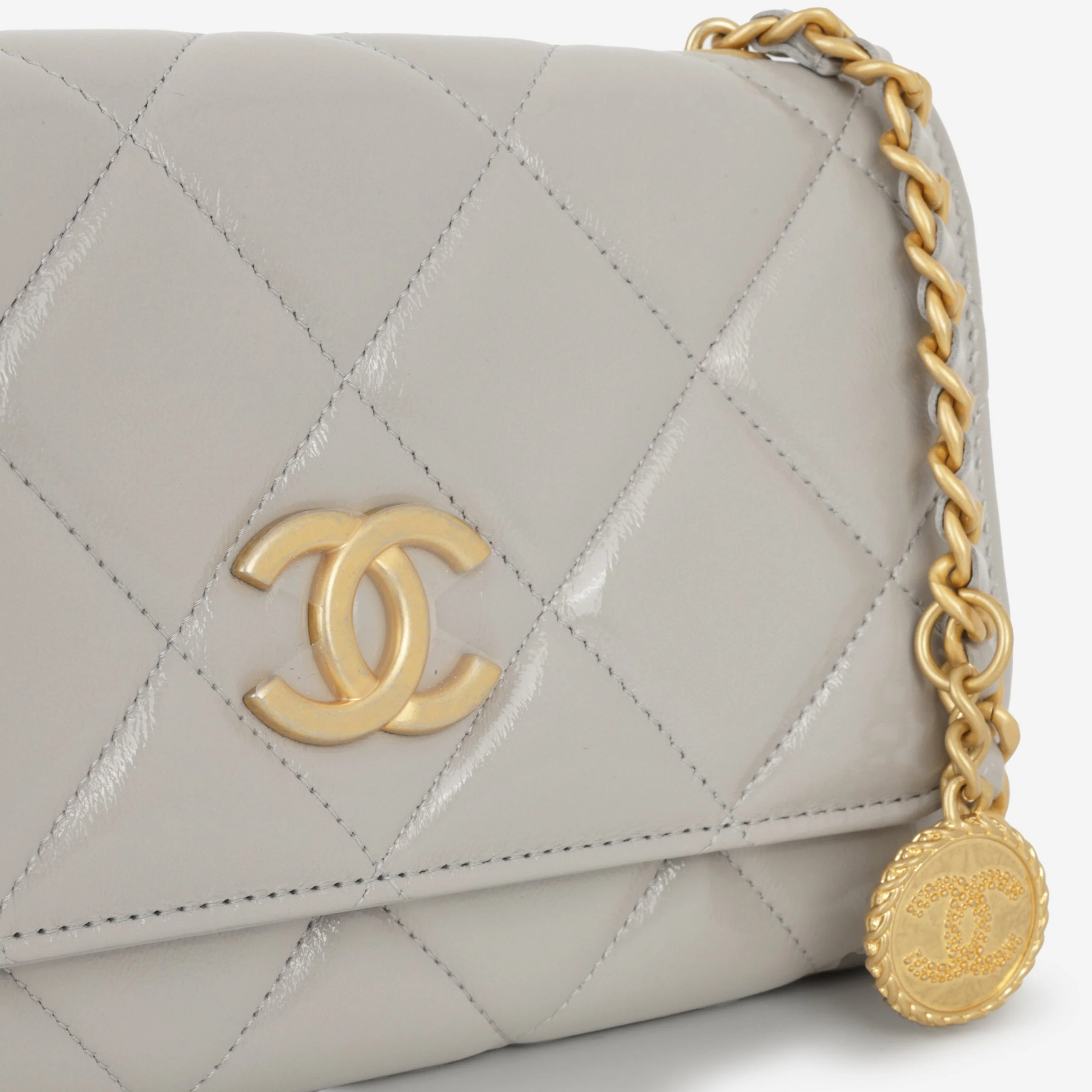 Chanel Seasonal Medallion WOC - Grey Patent | Gold Hardware - Image 7