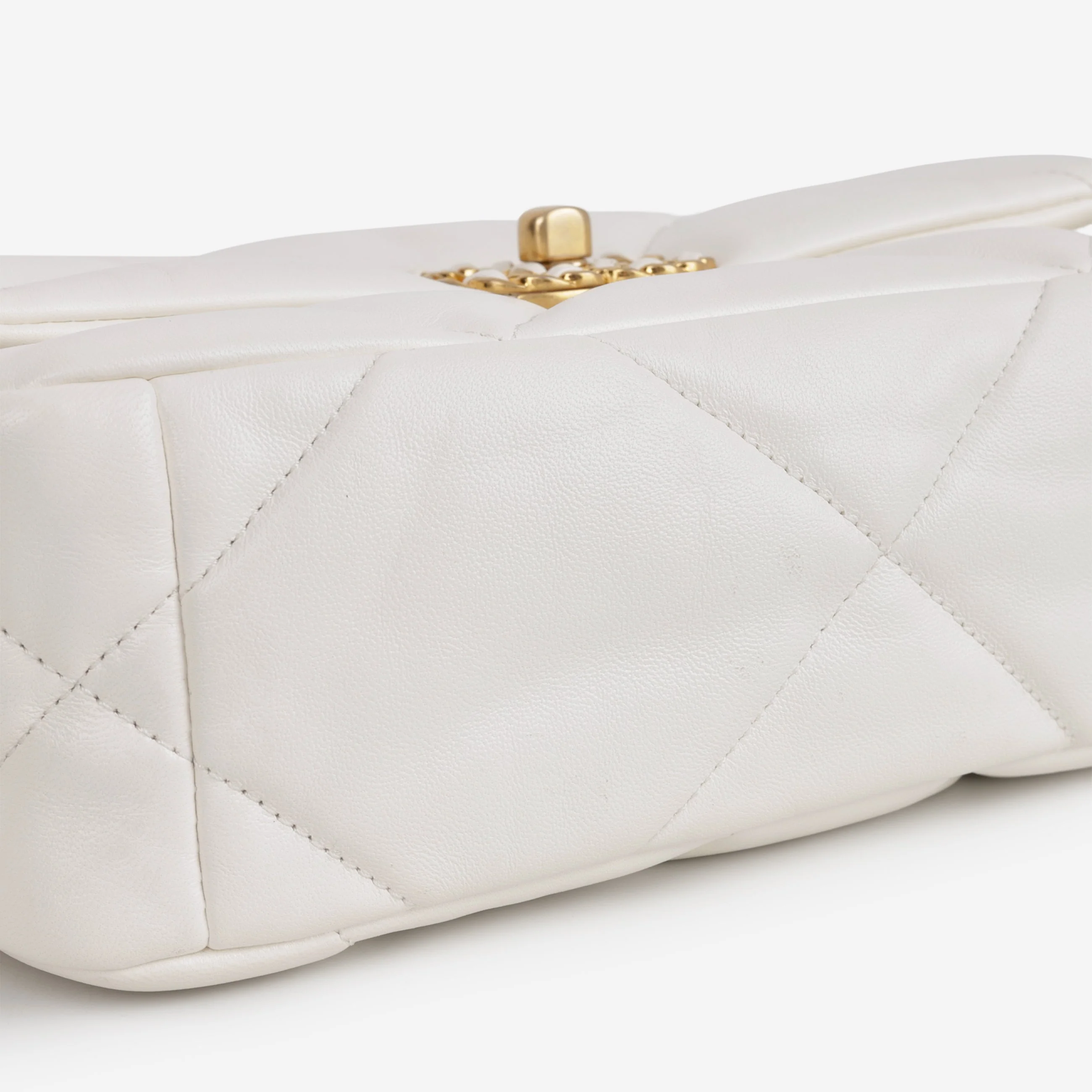 Chanel Small 19 Flap - White Lambskin | Gold Hardware - Image 6