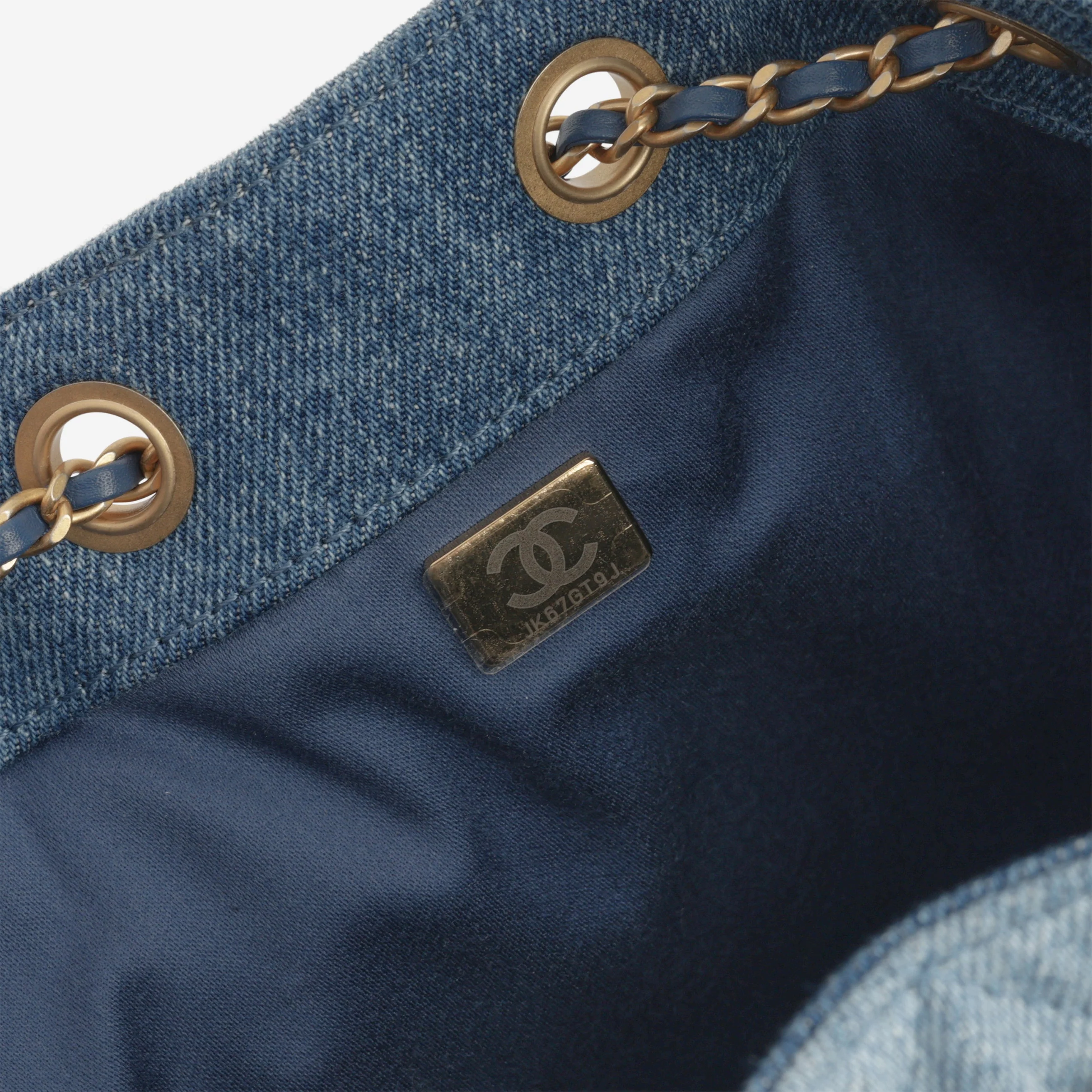 Chanel Small 25 Hobo - Blue Denim | Gold Hardware - Image 6