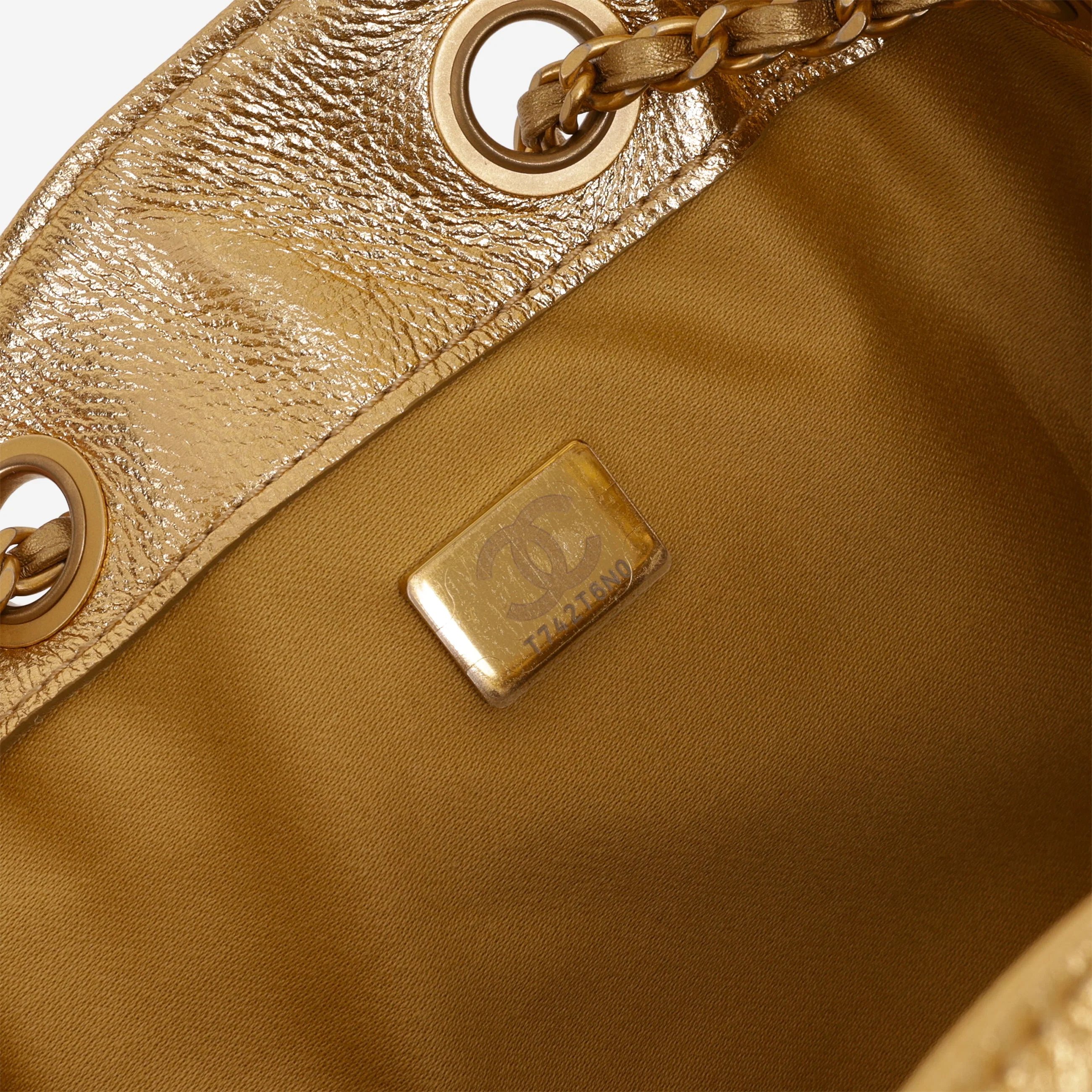 Chanel Small 25 Hobo - Gold Caviar | Gold Hardware - Image 6